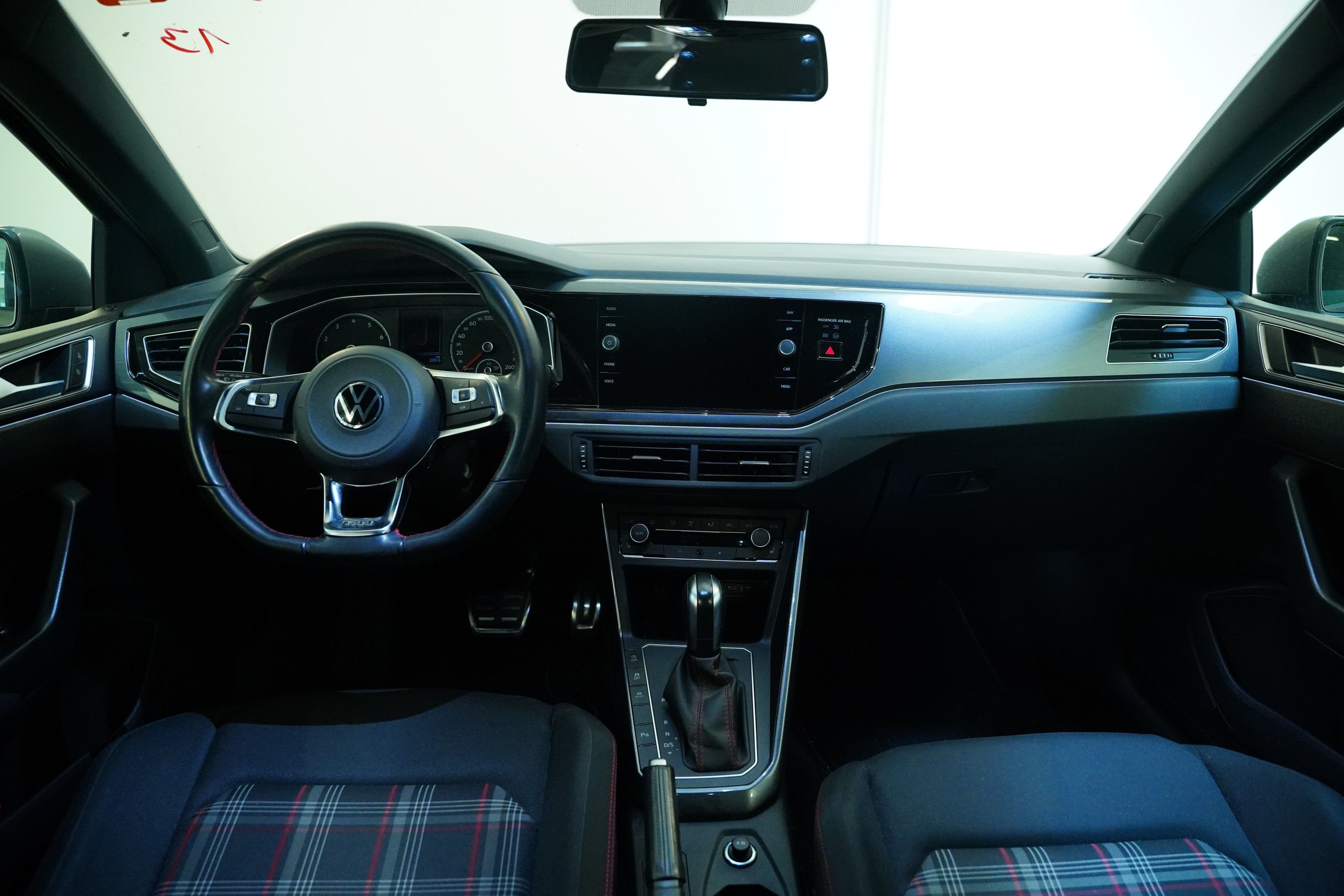 Volkswagen Polo, 2.0 TSI 147 kW GTI - fotka 6