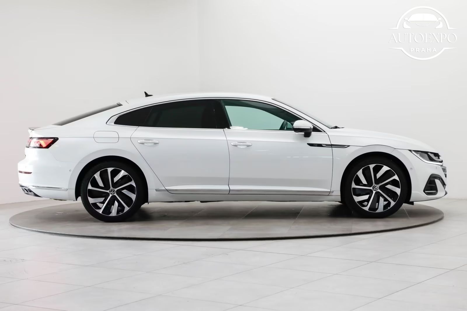 Volkswagen Arteon, 2.0 TSI 4M DSG R-Line*H&K*360 - fotka 3