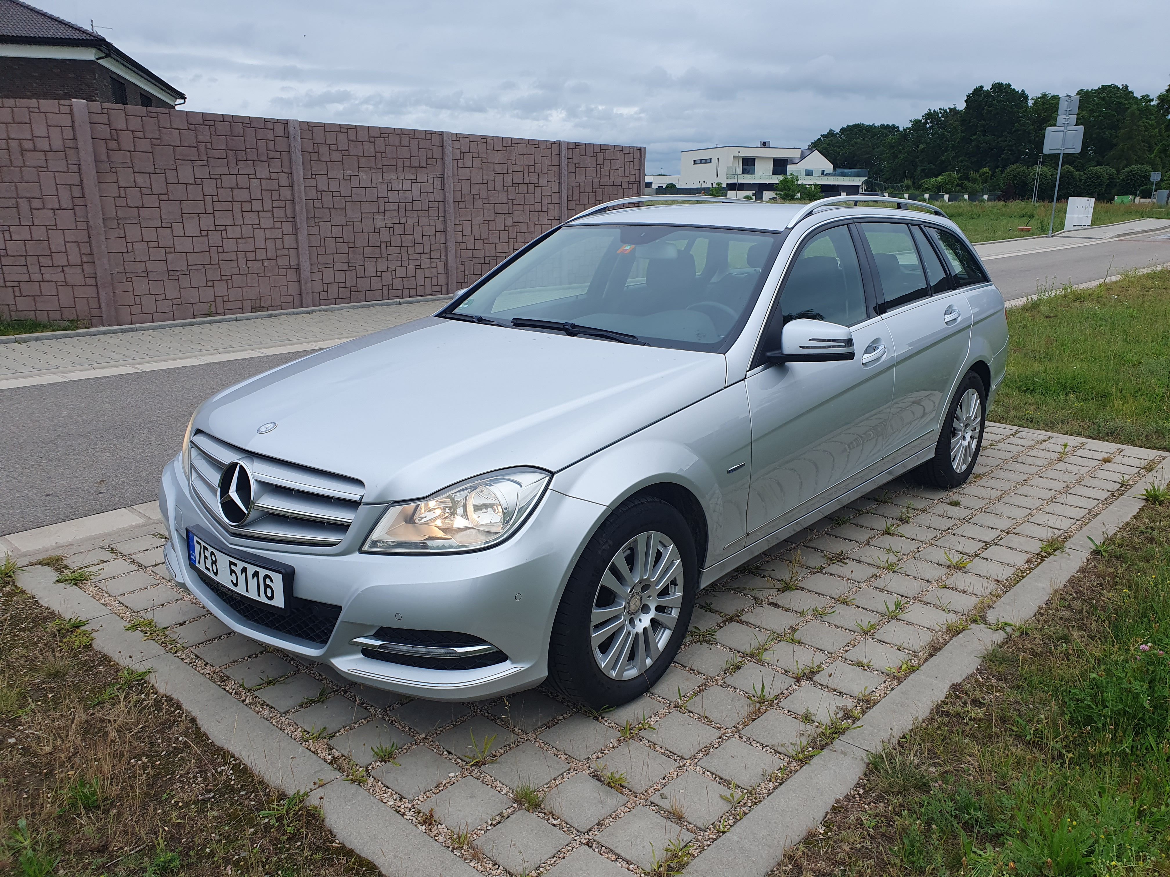Mercedes-Benz Třídy C, 200 CGI - fotka 2