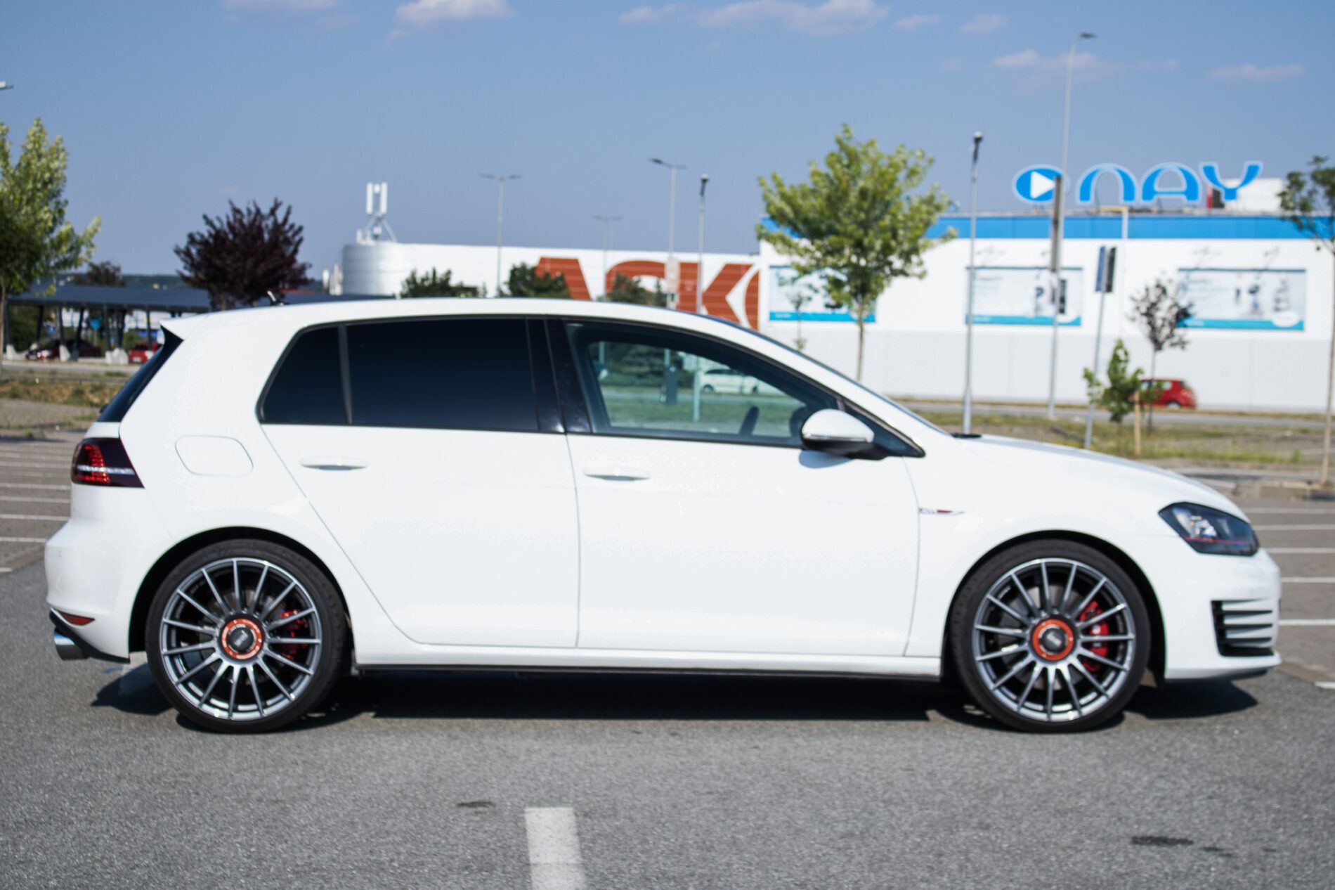 Volkswagen Golf - fotka 4