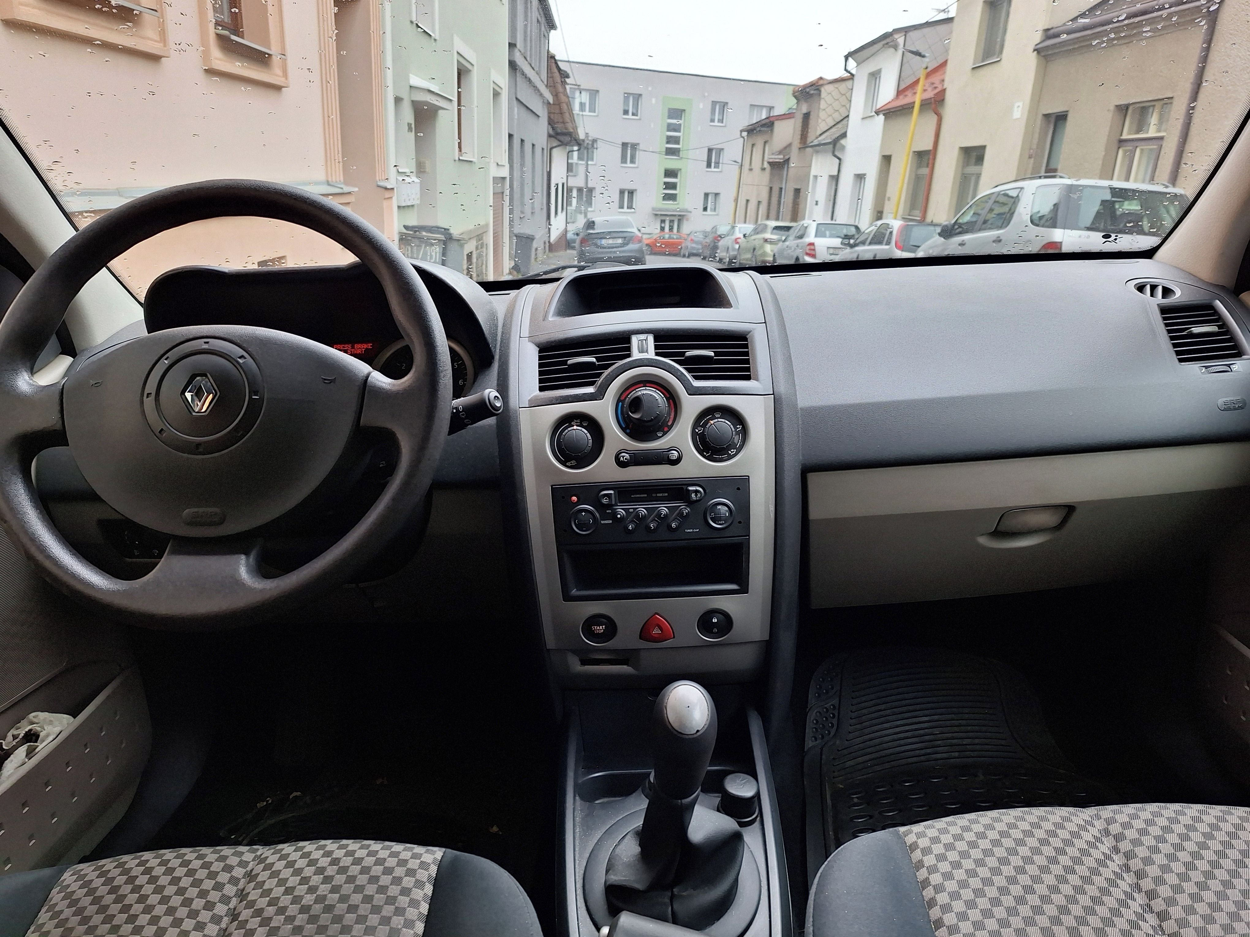 Renault Mégane, benzín 1,6 - fotka 2