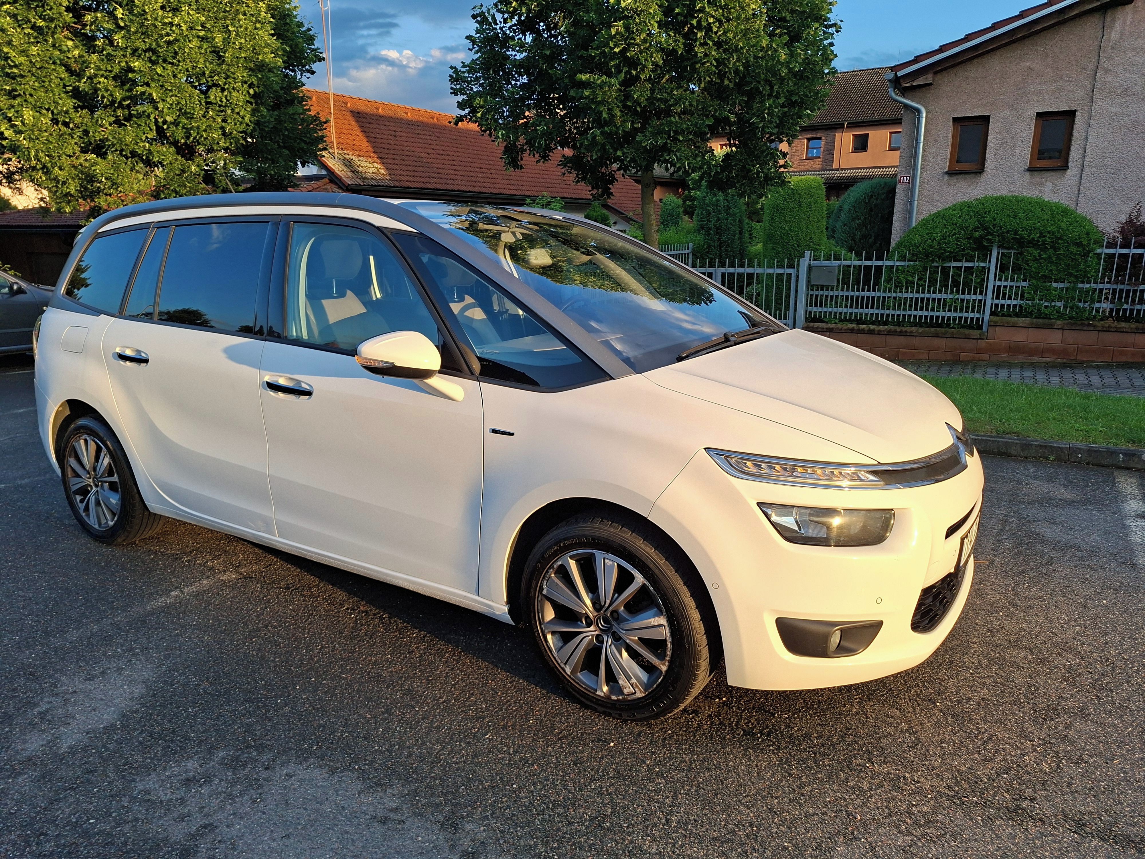 Citroën C4 Picasso, 7 míst Exclusive servis - fotka 5