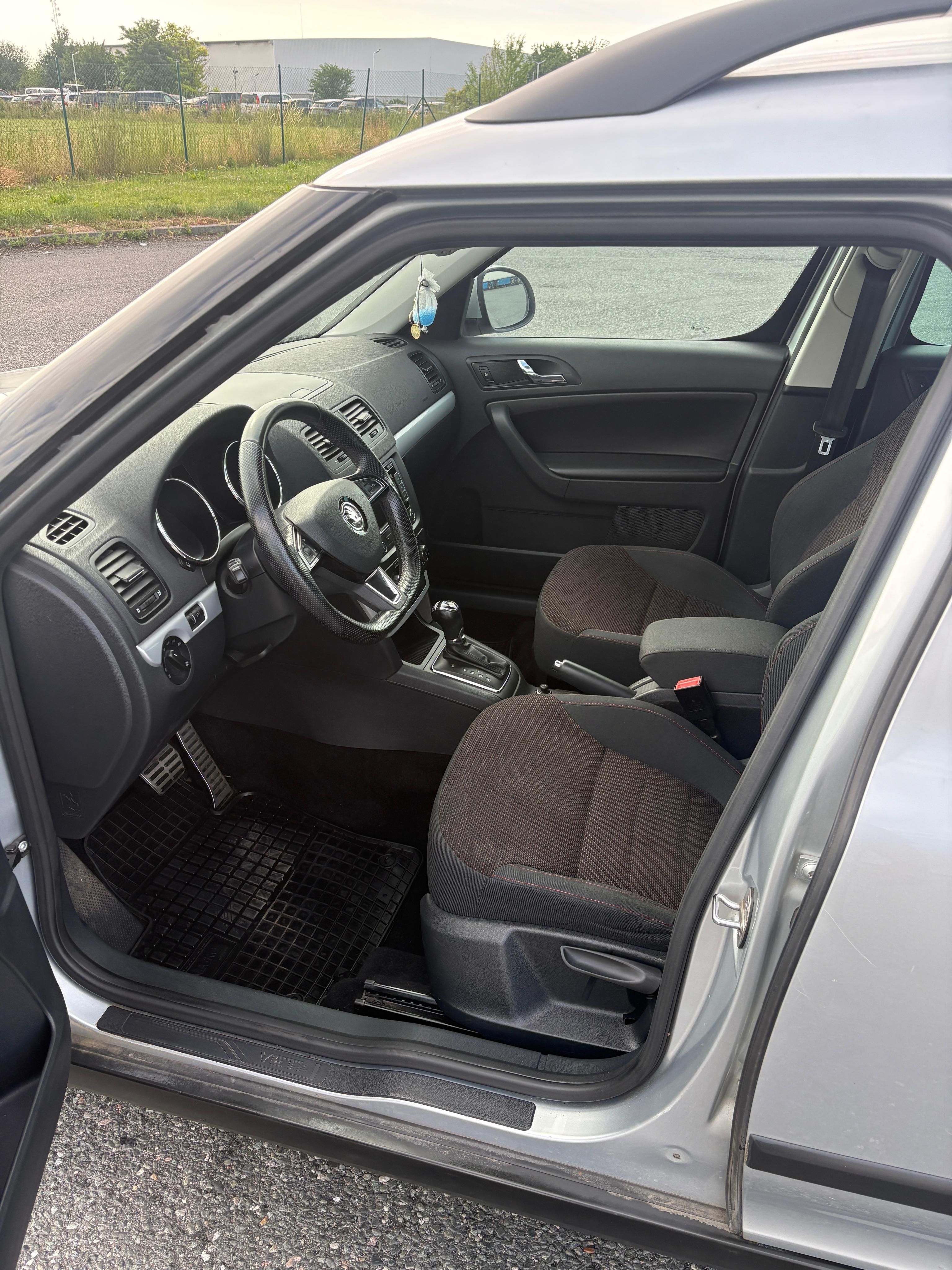 Škoda Yeti, 2,0 TDi, DSG, 4x4, facelift - fotka 6