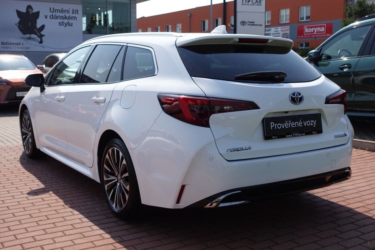Toyota Corolla, 2,0 HEV Style TS - fotka 6