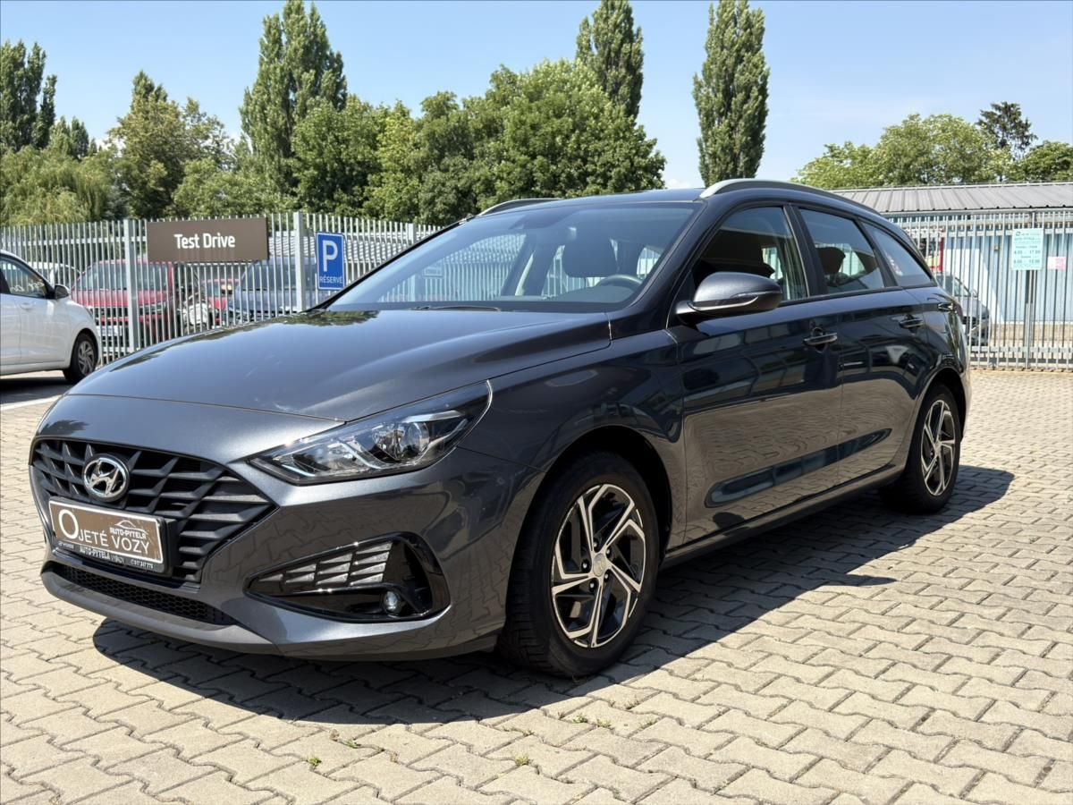 Hyundai i30, 1,5 DPi, MT  WG Family Comfort - fotka 4