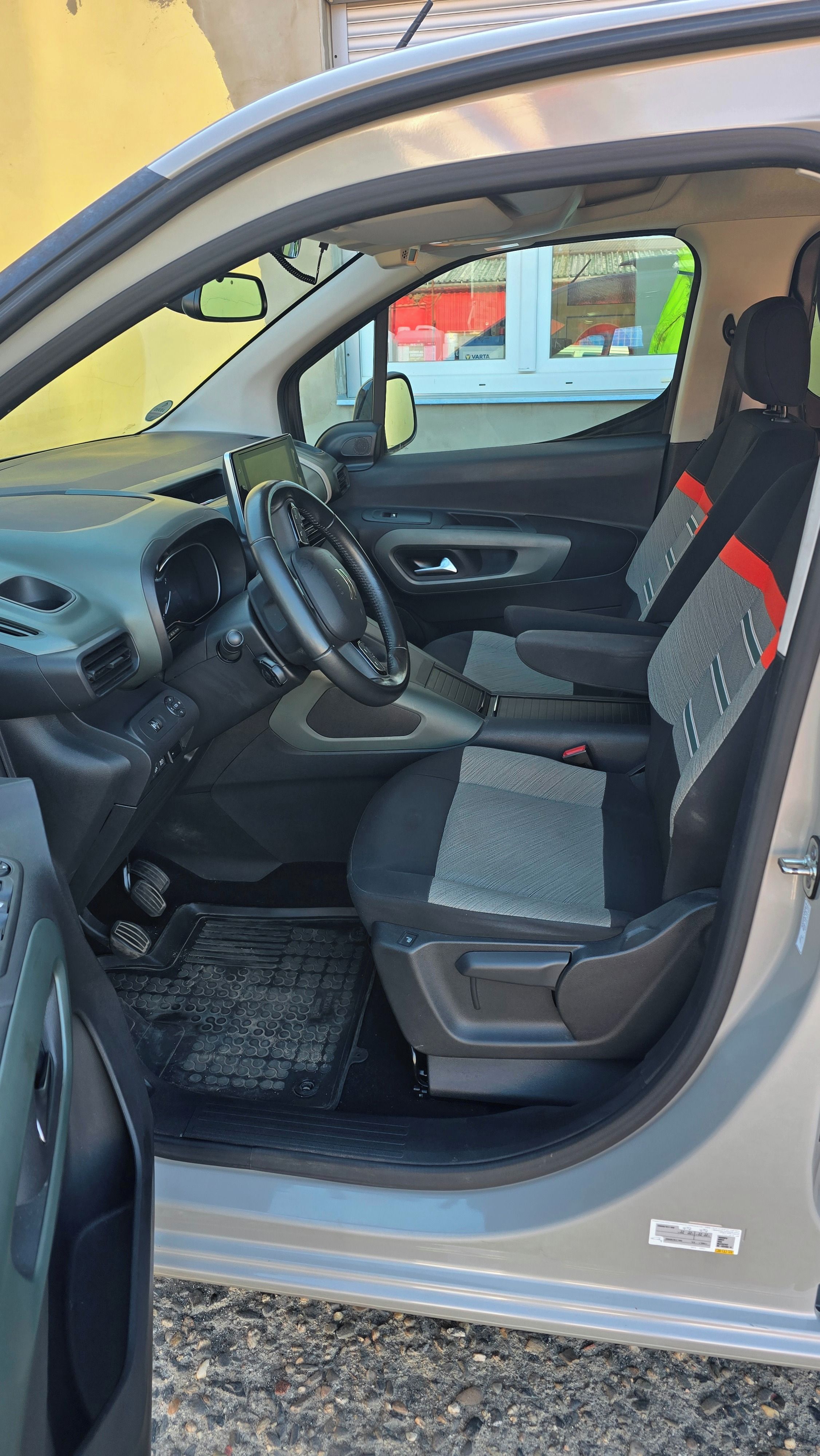 Citroën Berlingo, 1.5 BlueHDi, Long, Webasto - fotka 6