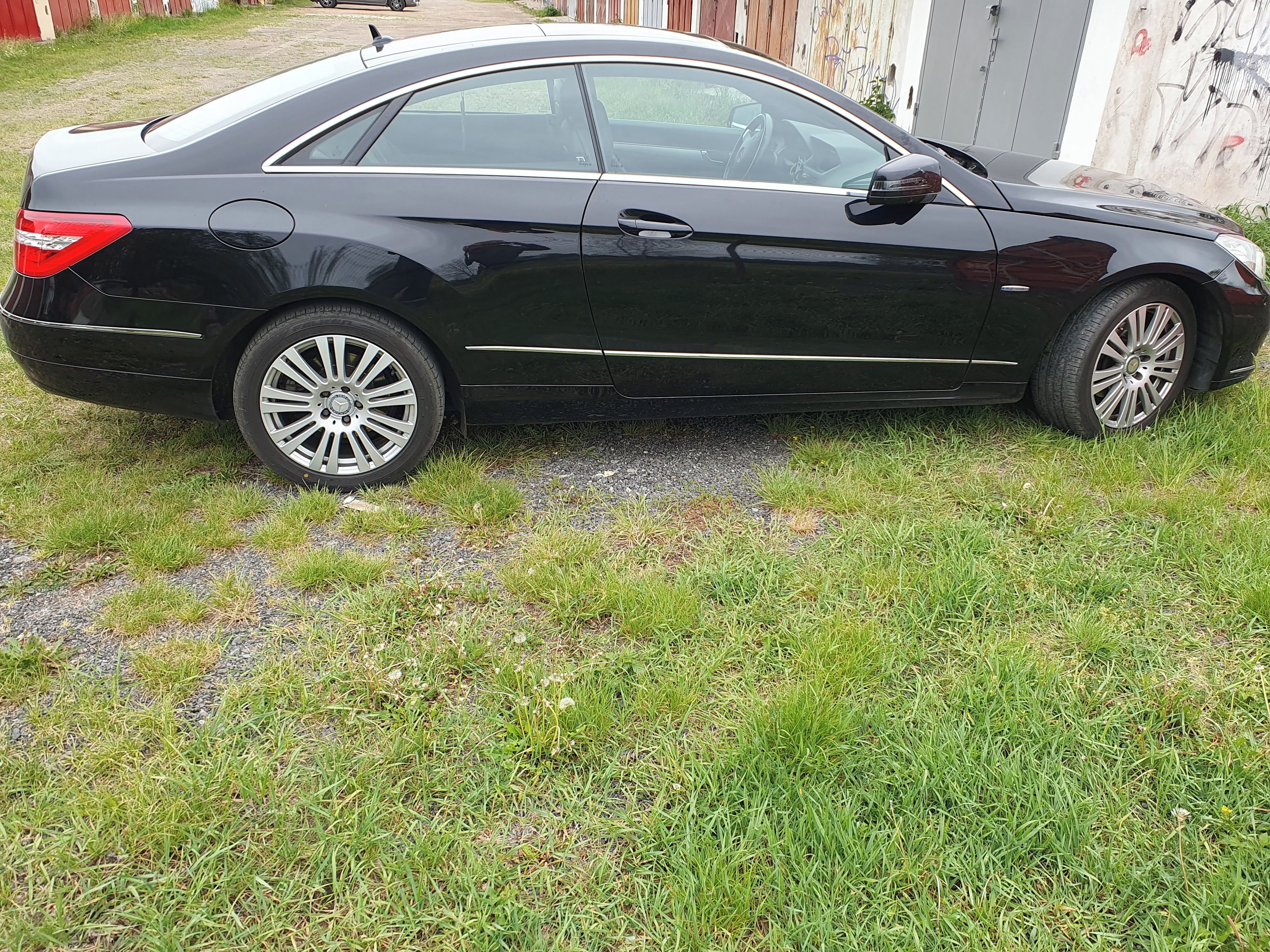 Mercedes-Benz Třídy E, E 250 kupé - fotka 3