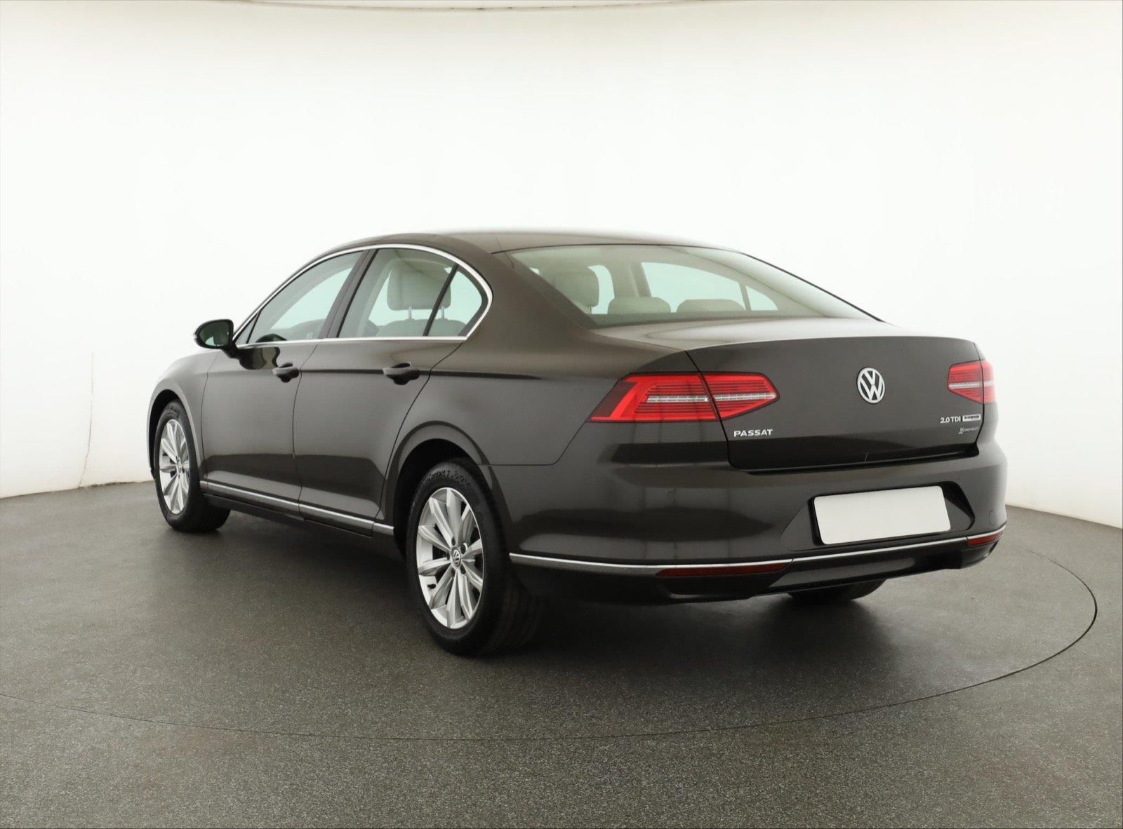 Volkswagen Passat, 2.0 TDI, Serv.kniha, Kůže - fotka 4