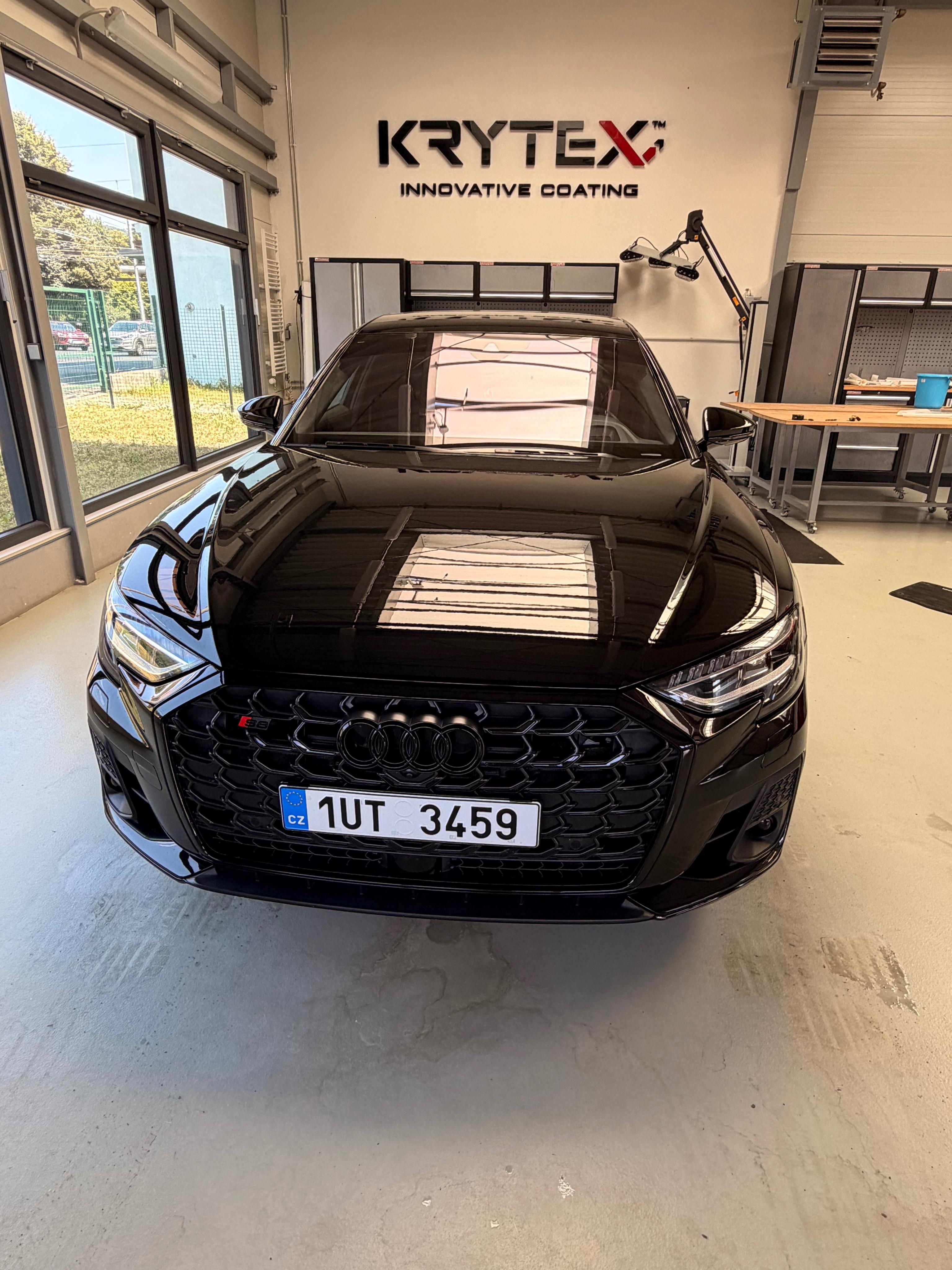 Audi S8, 420 kW, top stav - fotka 2