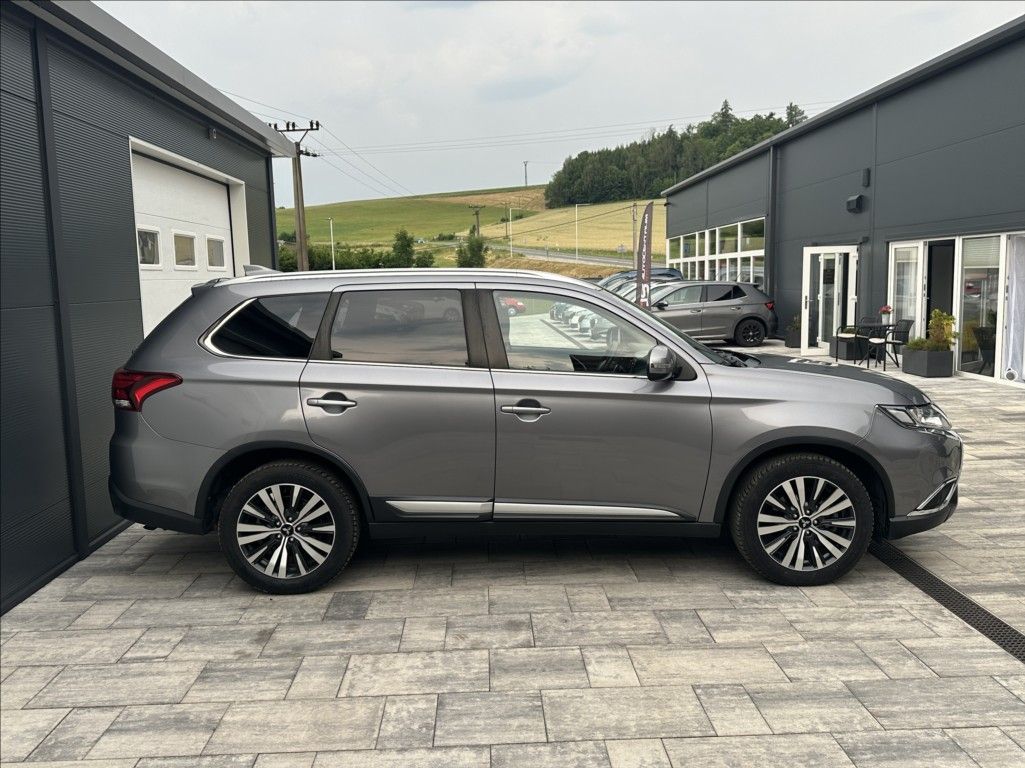 Mitsubishi Outlander, 2,0 150PS  Active A/T - fotka 6