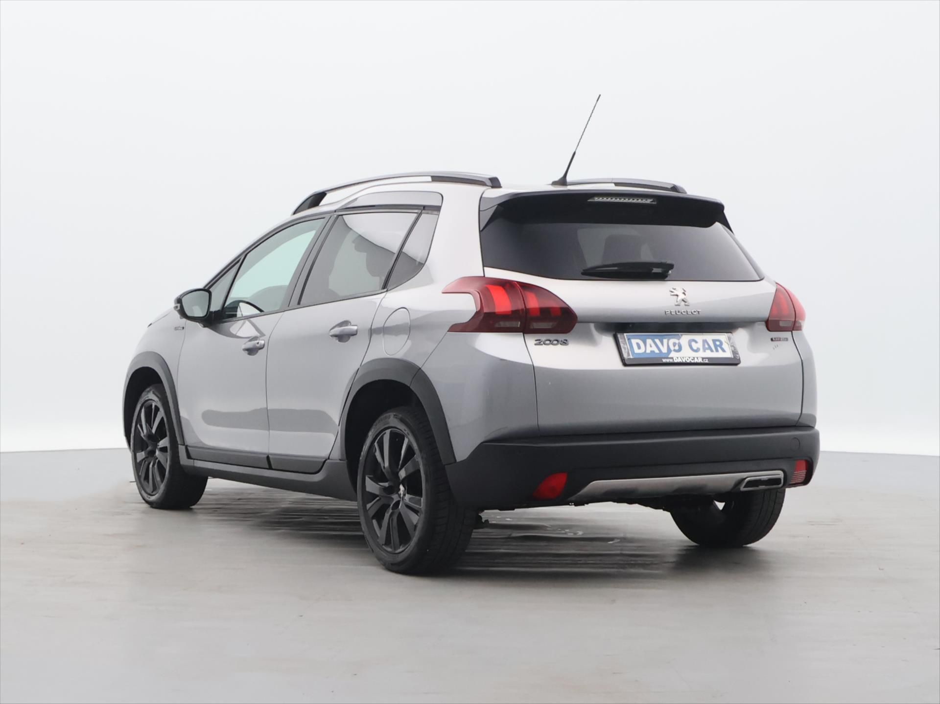Peugeot 2008, 1,2 PT 81KW GT-LINE PANORAMA - fotka 5