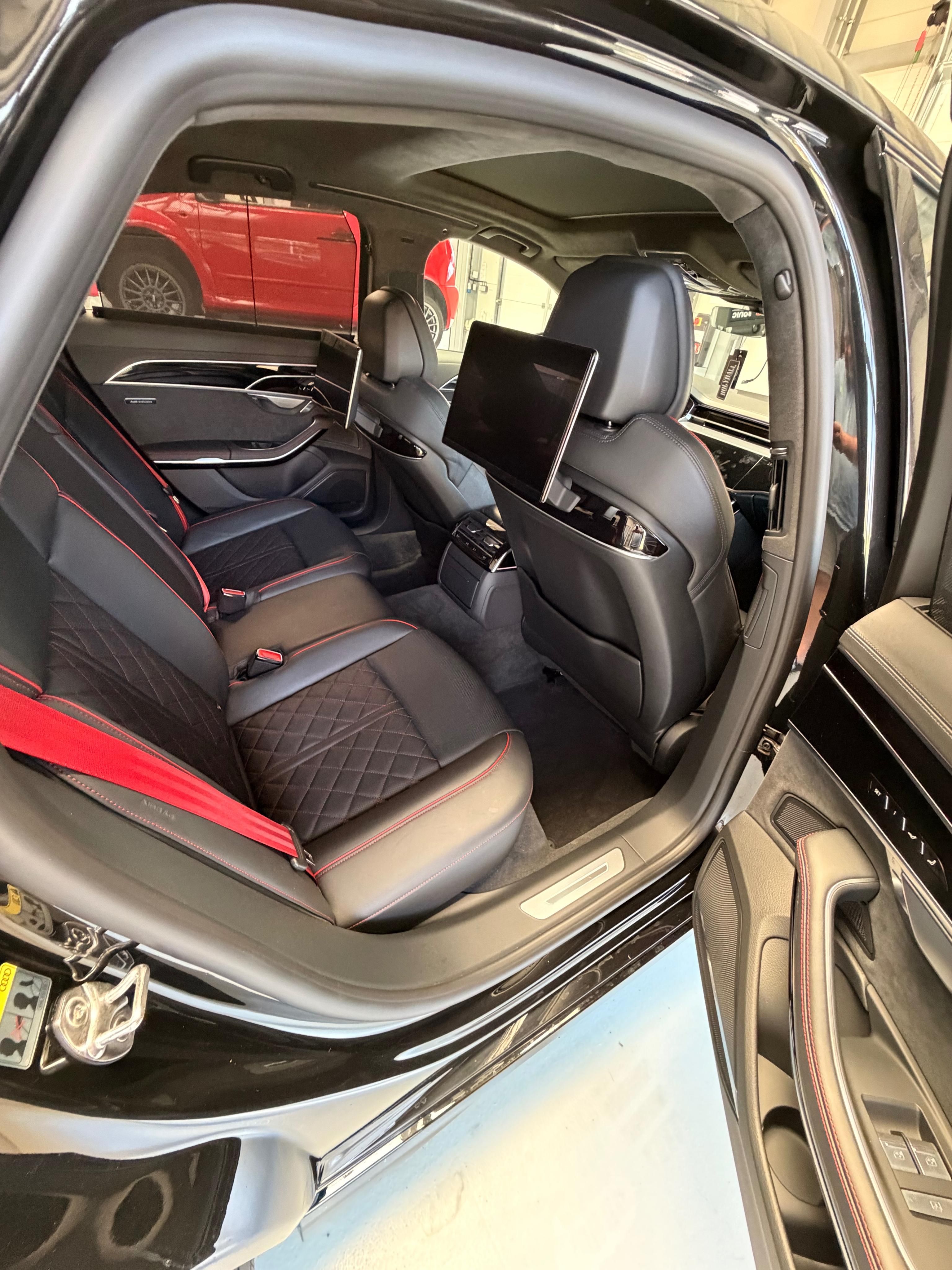 Audi S8, 420 kW, top stav - fotka 6