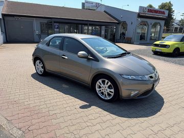 1,8 Sport 6MT