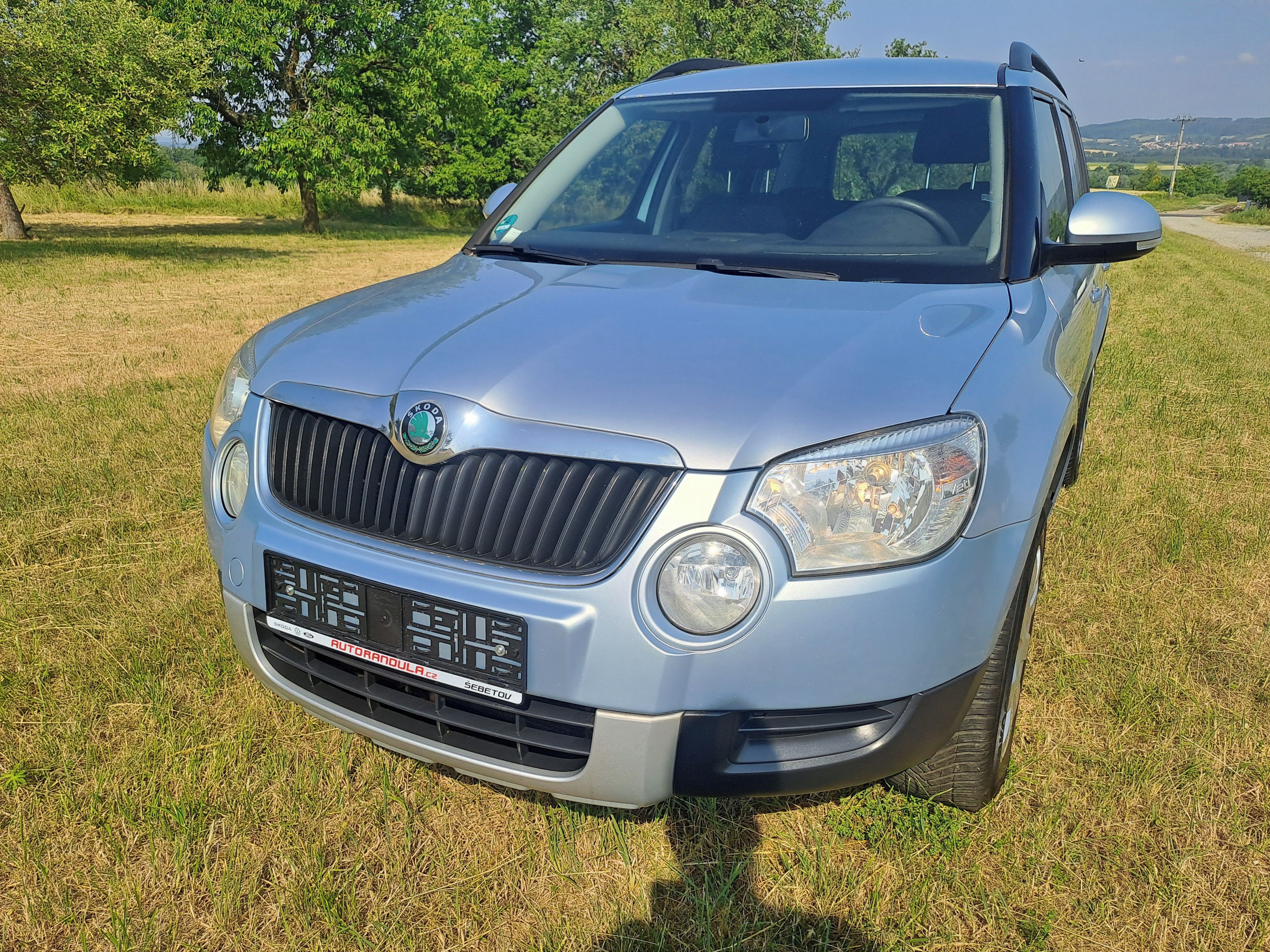 Škoda Yeti, 1,2TSI ACTIV 1.MAJ,S.KNIHA,TOP - fotka 5
