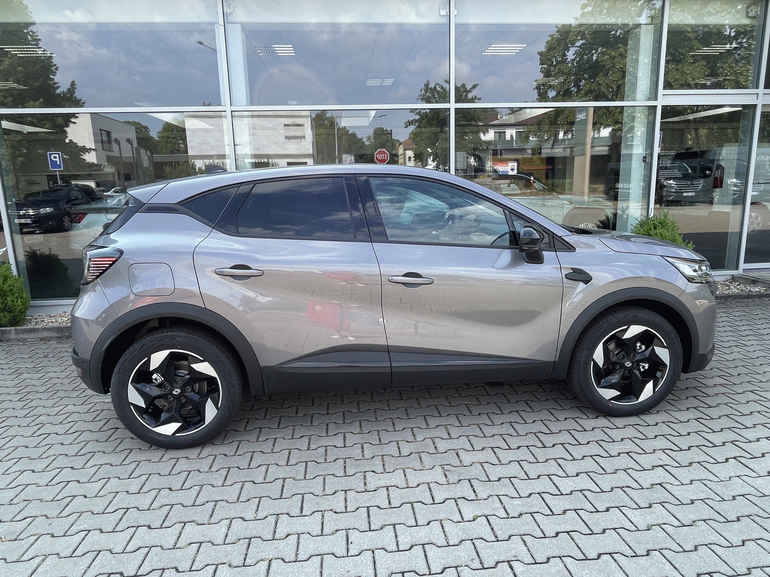 Renault Captur, TCe 90 Techno - fotka 2