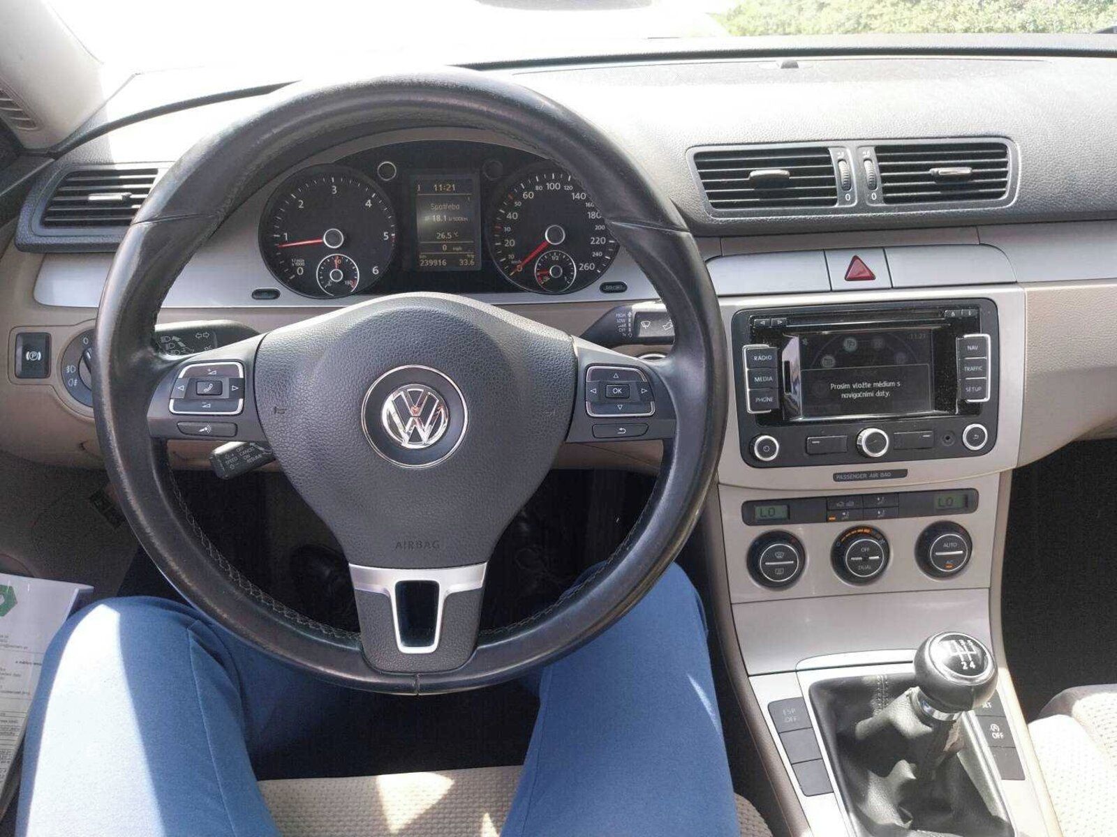 Volkswagen Passat, 1.6 TDI, po STK - fotka 3