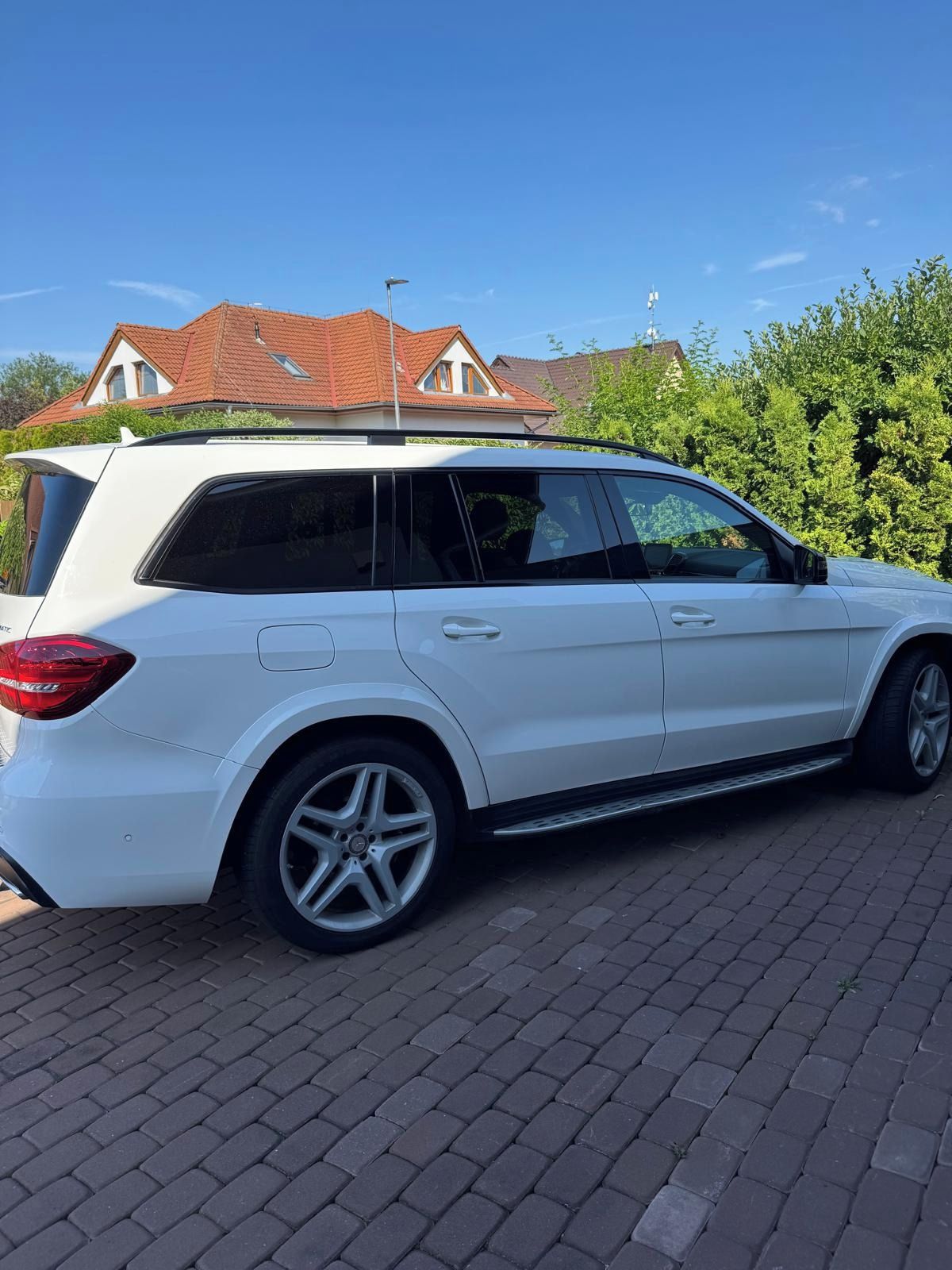 Mercedes-Benz GLS, 350 d 4MATIC, AMG paket - fotka 4