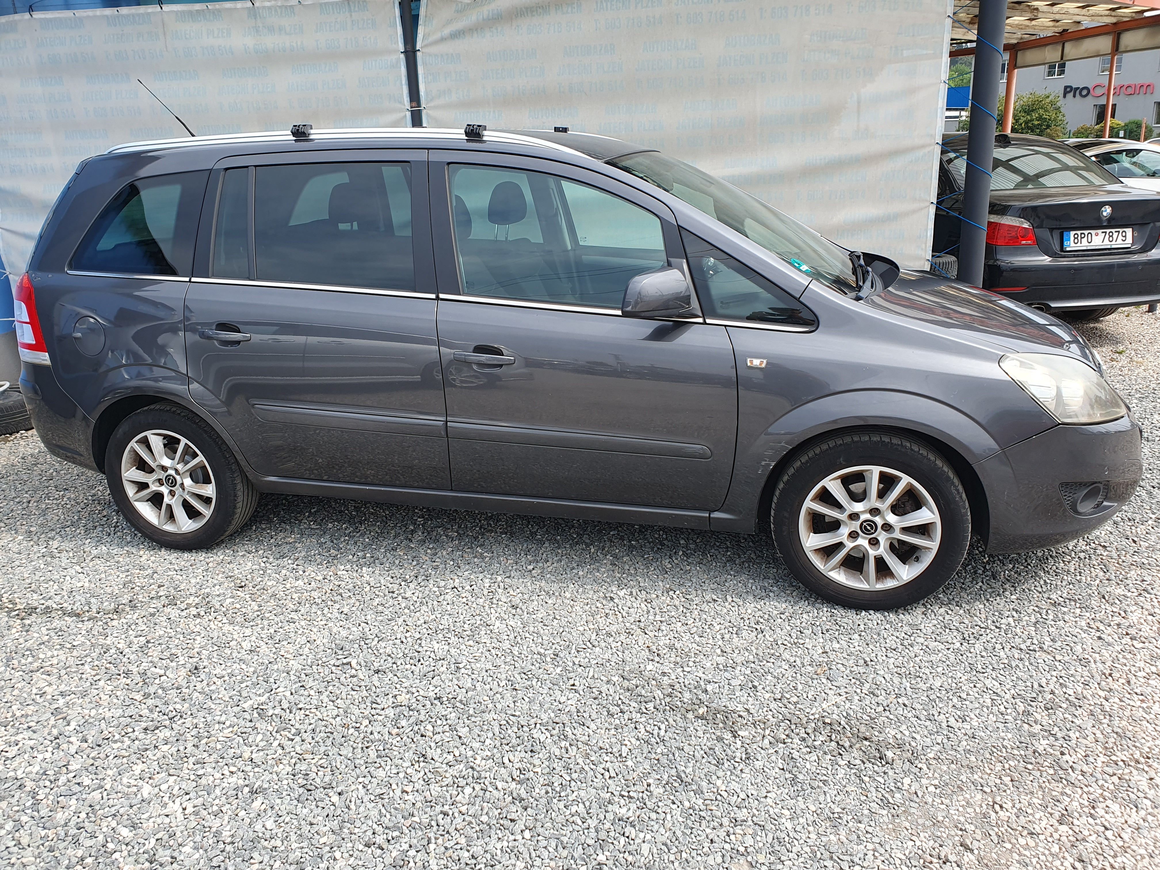 Opel Zafira, 1.8 í 103 KW - fotka 2