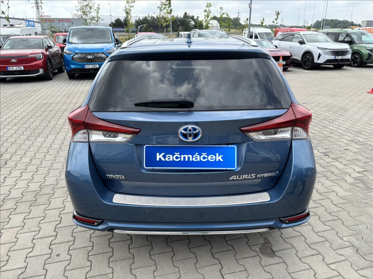 Toyota Auris, 1,8 Hybrid e-CVT TS Executive - fotka 4