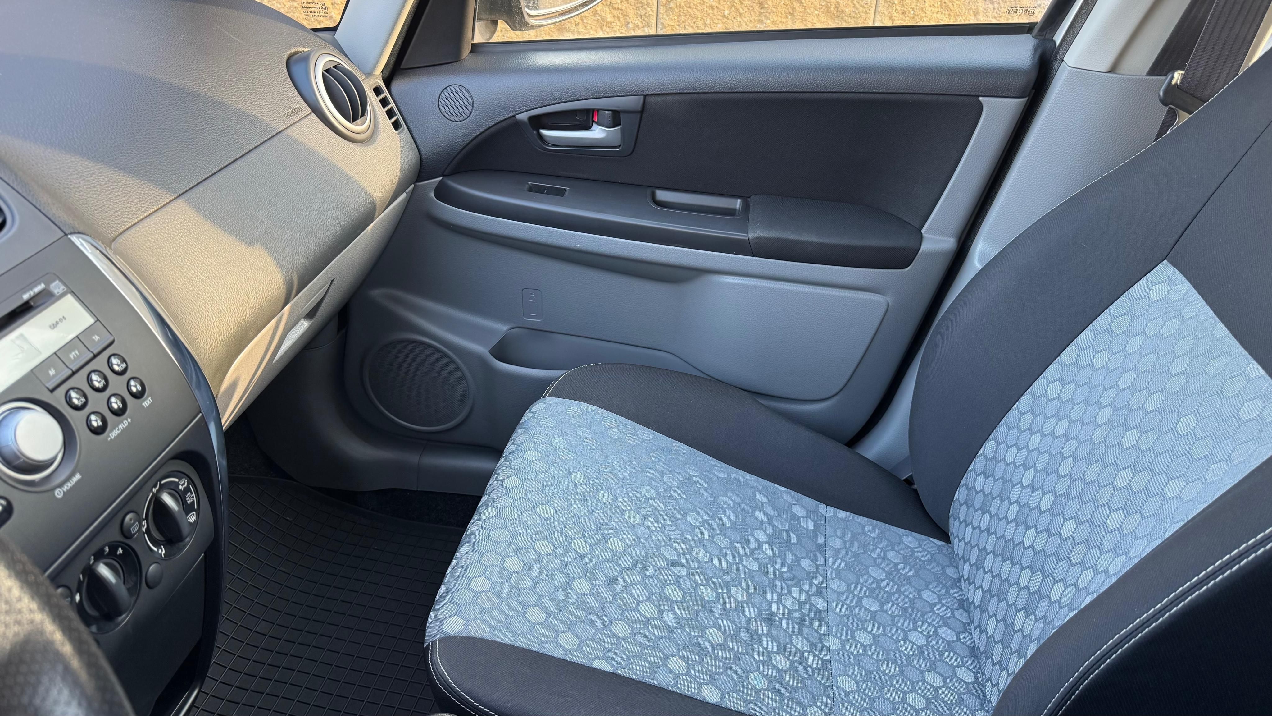 Suzuki SX4, SUZUKI SX4,1.6, 88KW - fotka 4