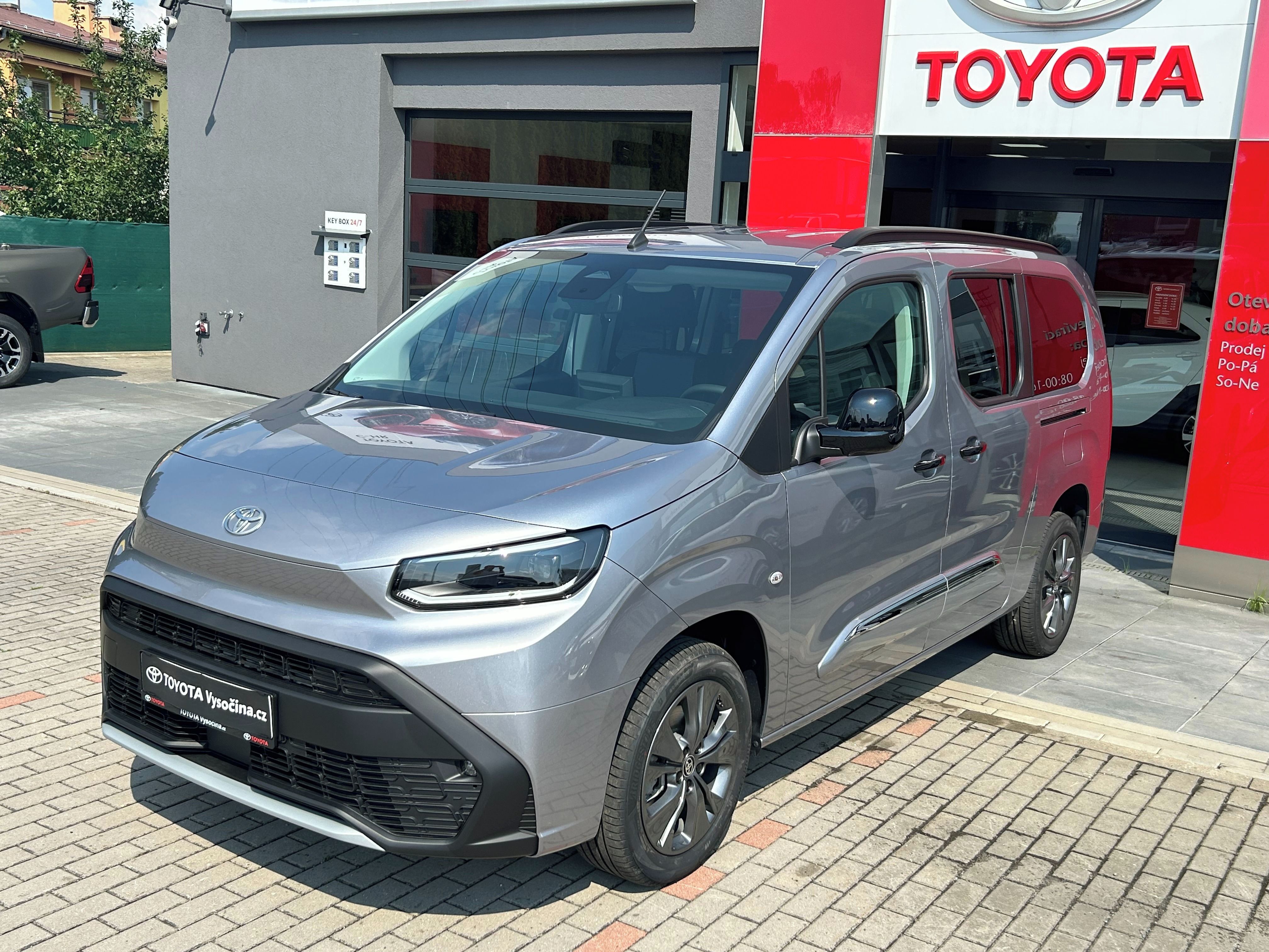 Toyota Proace City Verso, Long 1,2i 110PS Family 7Míst