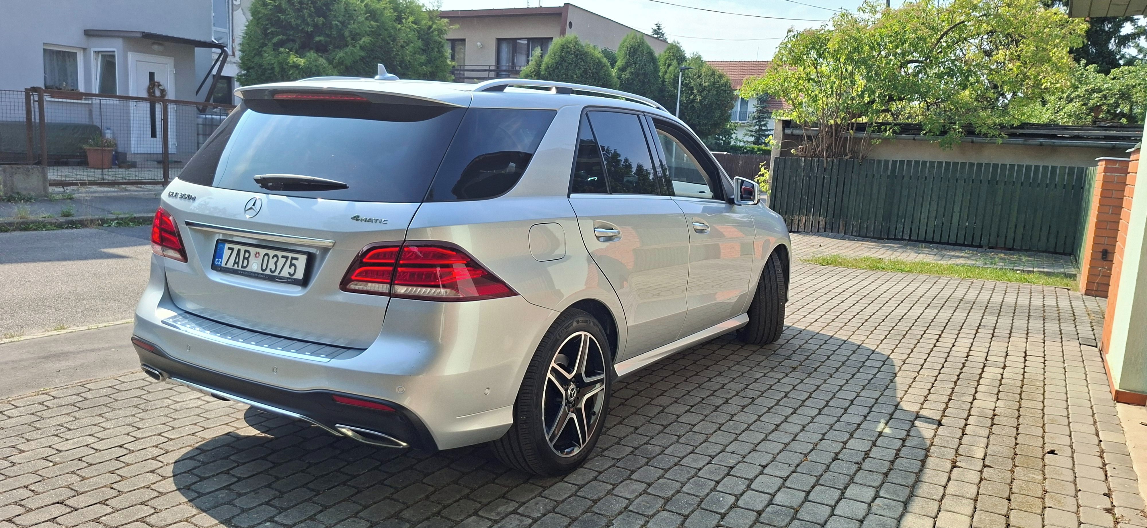 Mercedes-Benz GLE, 350d Amg paket ČR-1.m - fotka 5