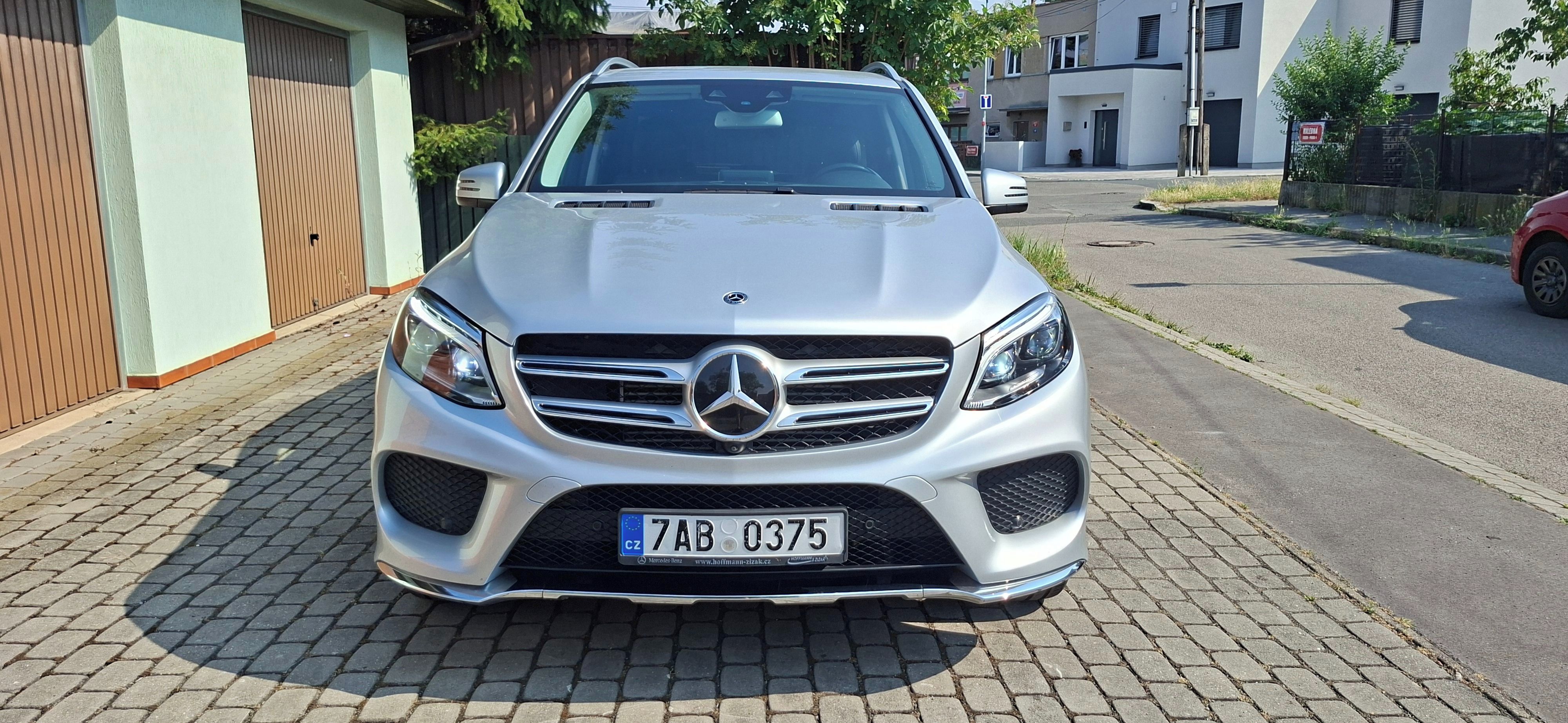 Mercedes-Benz GLE, 350d Amg paket ČR-1.m - fotka 4
