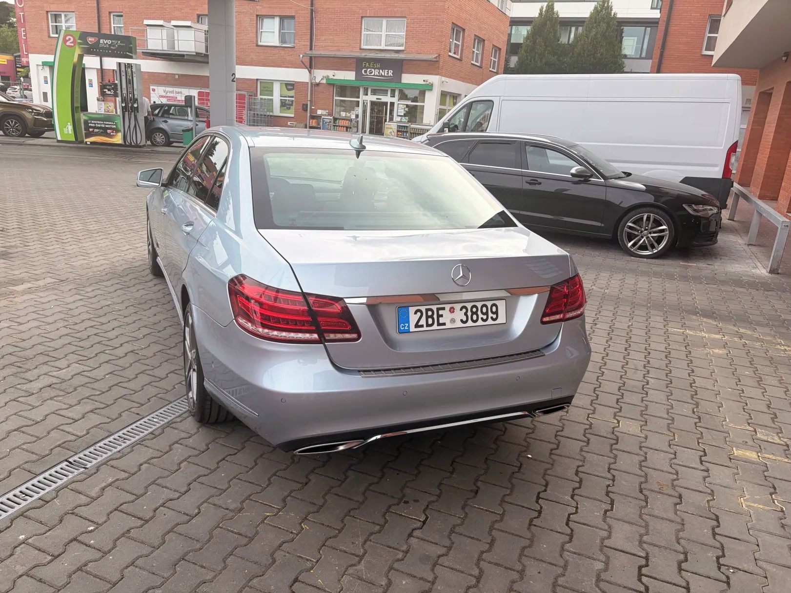 Mercedes-Benz Třídy E, Mercedes-Benz E 220 CDI - ČR - fotka 6