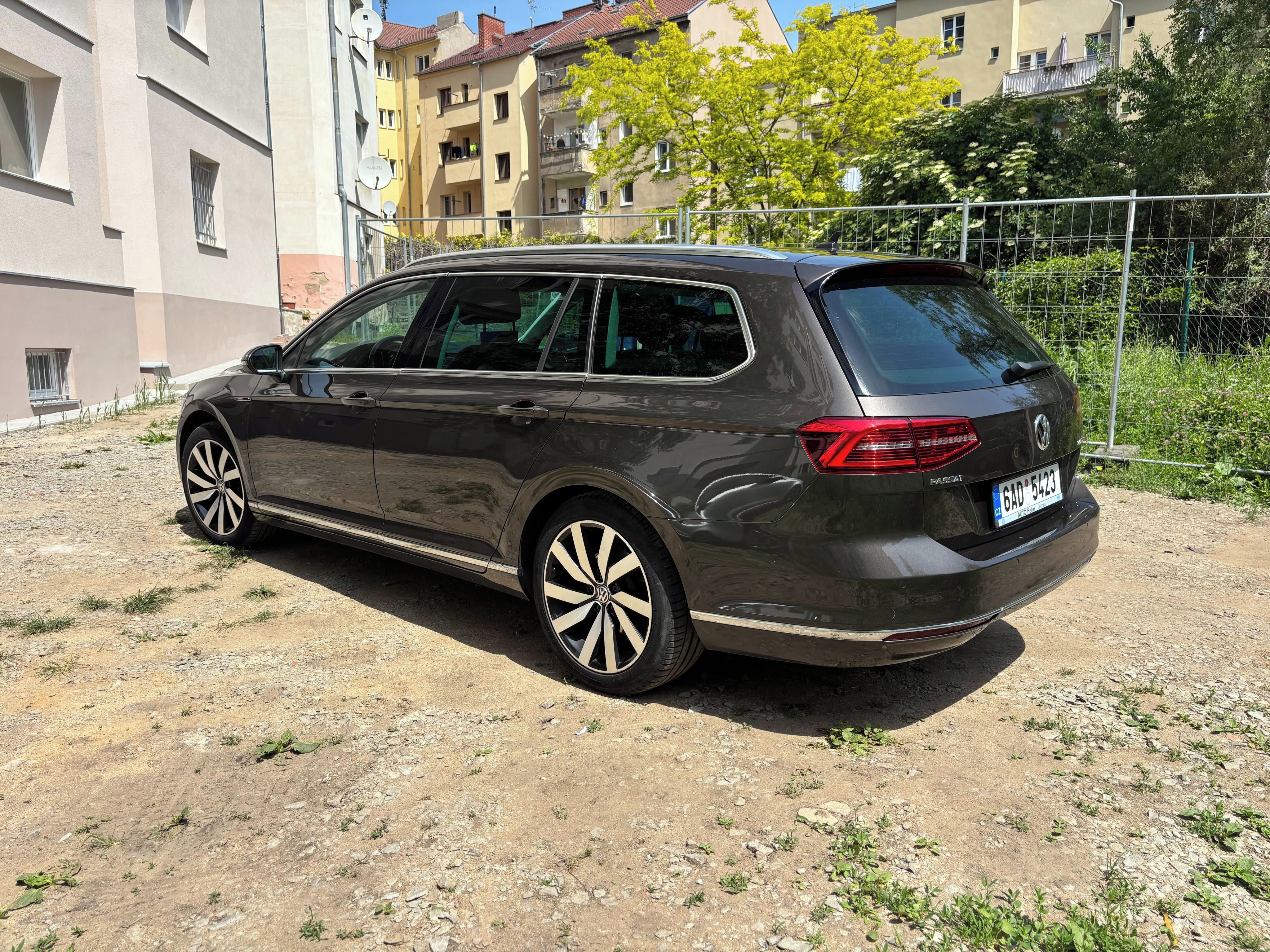 Volkswagen Passat, VW Passat B8 2.0 TDI HighLine - fotka 4