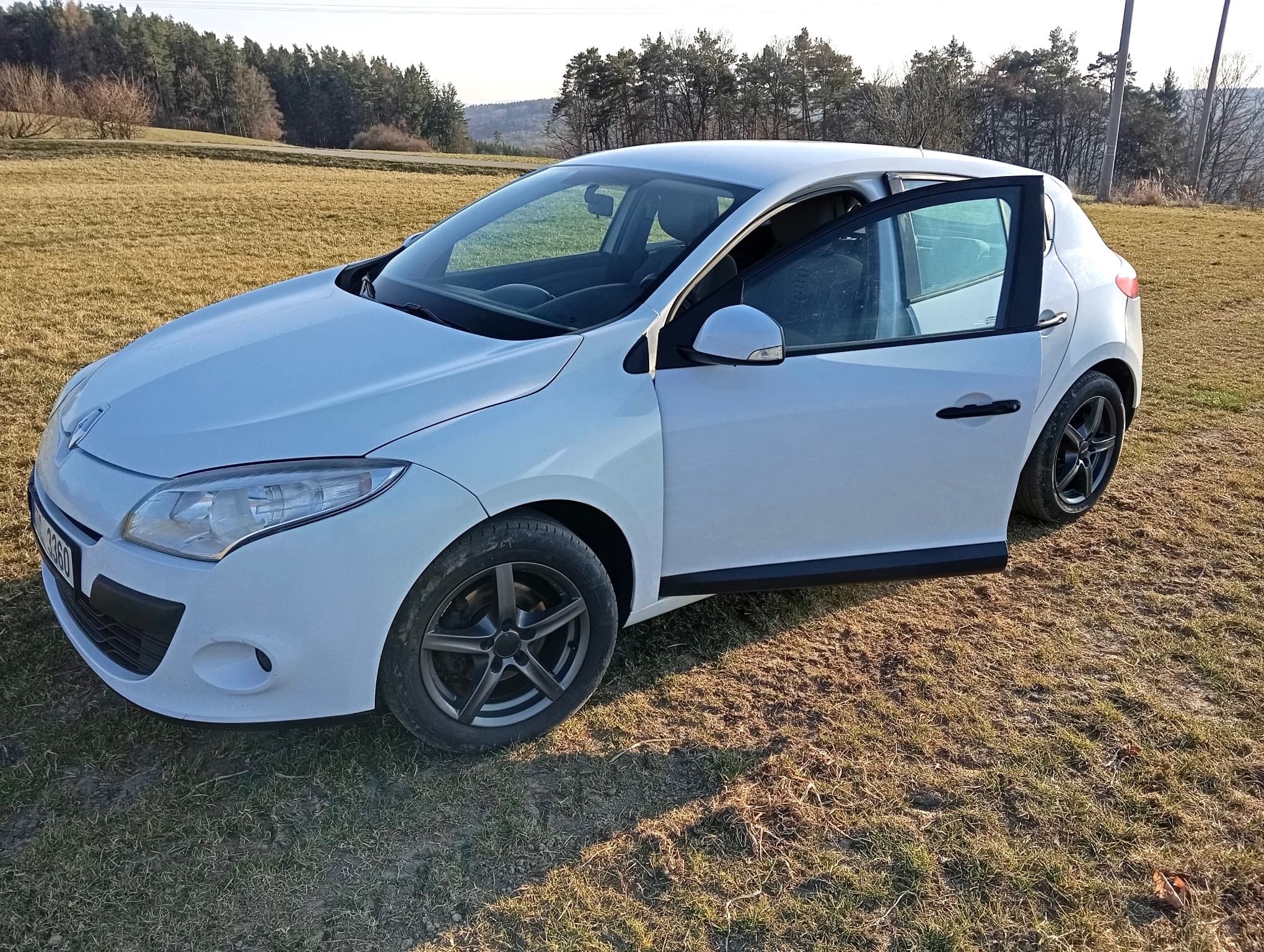 Renault Mégane, 1.5 dCi, 66 kW, 2010, servisov - fotka 2