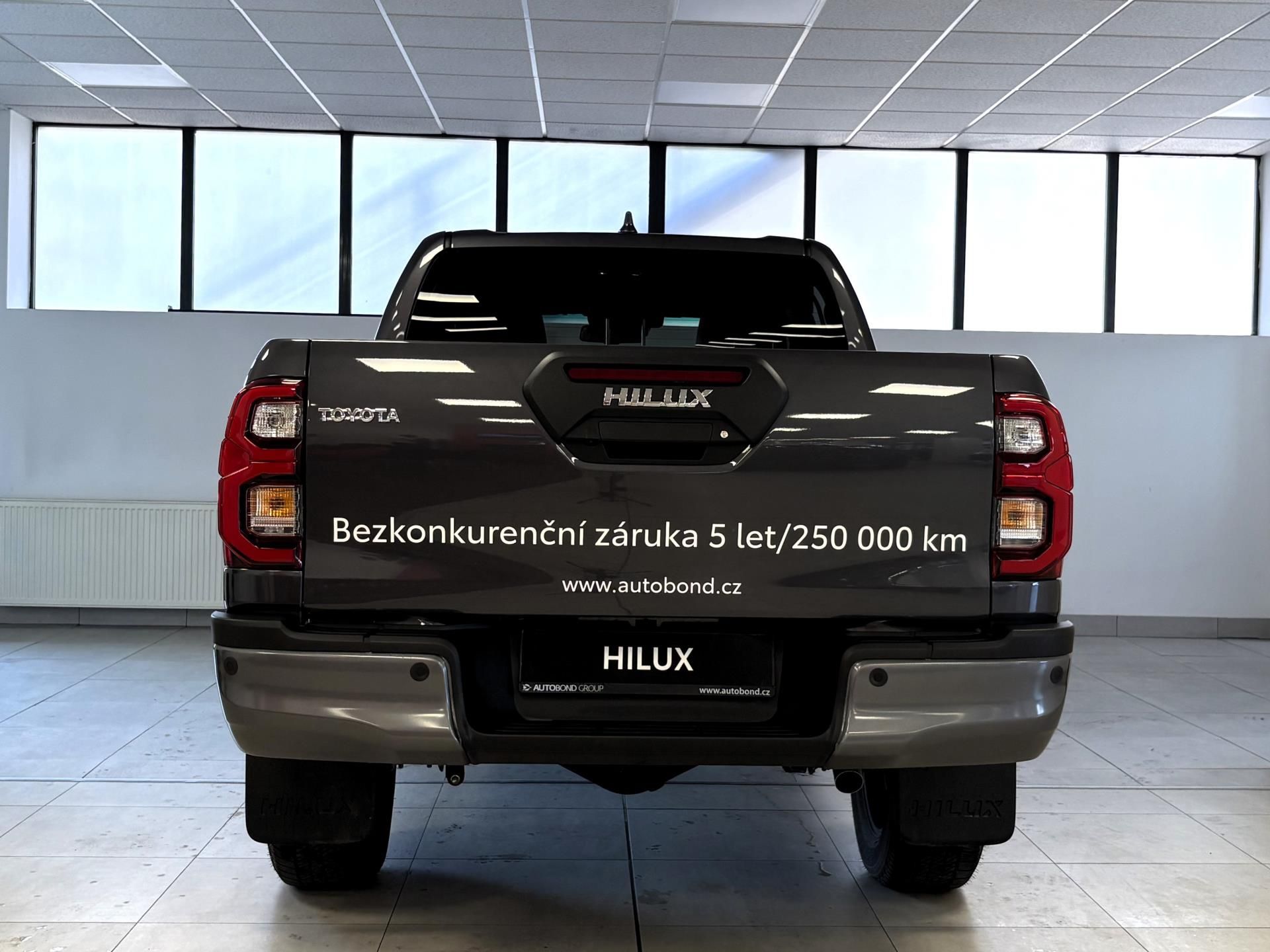 Toyota Hilux, 2,8, 6st,  (4x4), Invincible - fotka 5