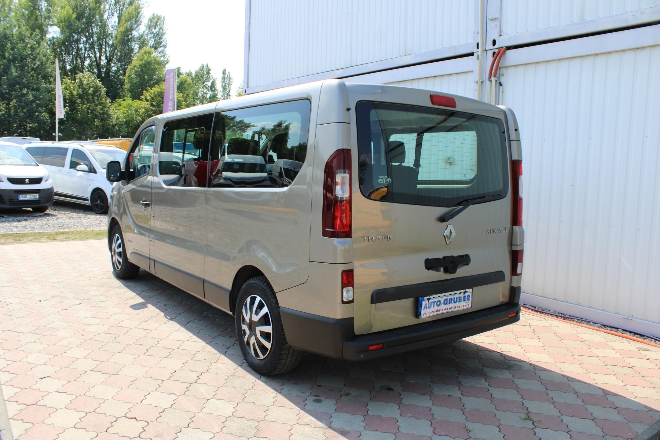 Renault Trafic, 1.6DCI L2H1 9.míst+klima 85kw - fotka 5