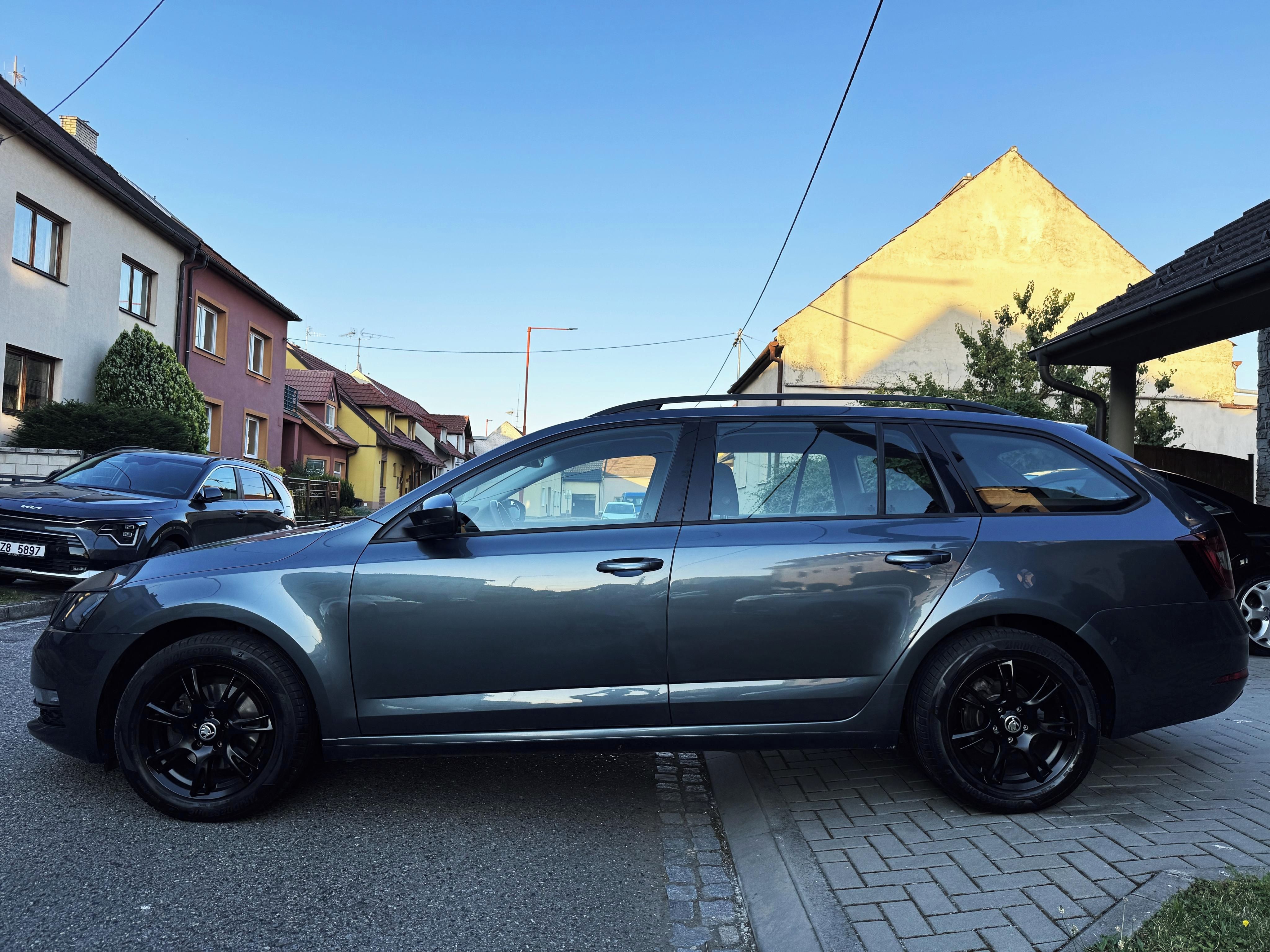 Škoda Octavia, 1.0TSI,FRONT ASSIST,SMART LINK - fotka 4