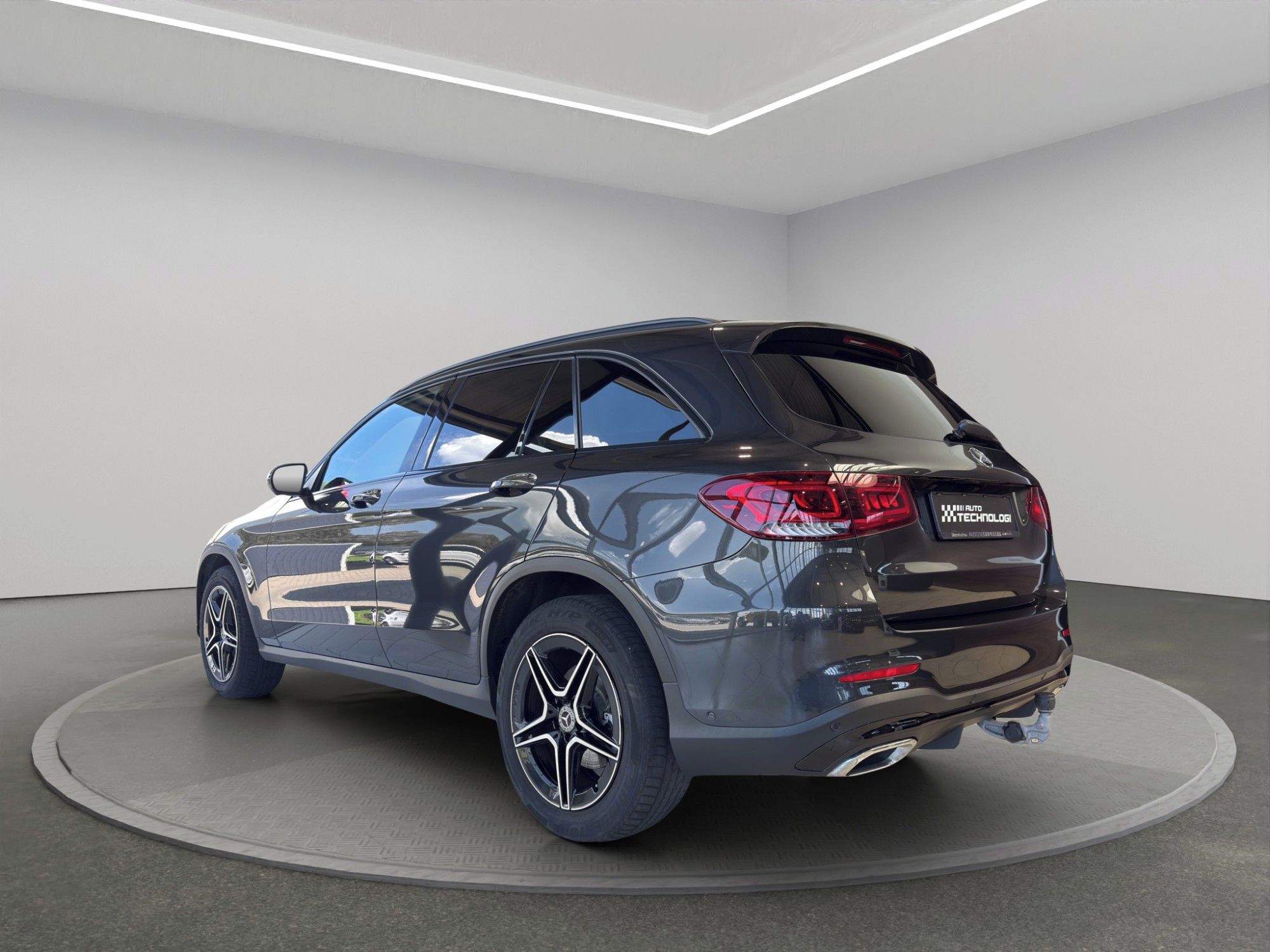 Mercedes-Benz GLC, 300 4MATIC - fotka 5