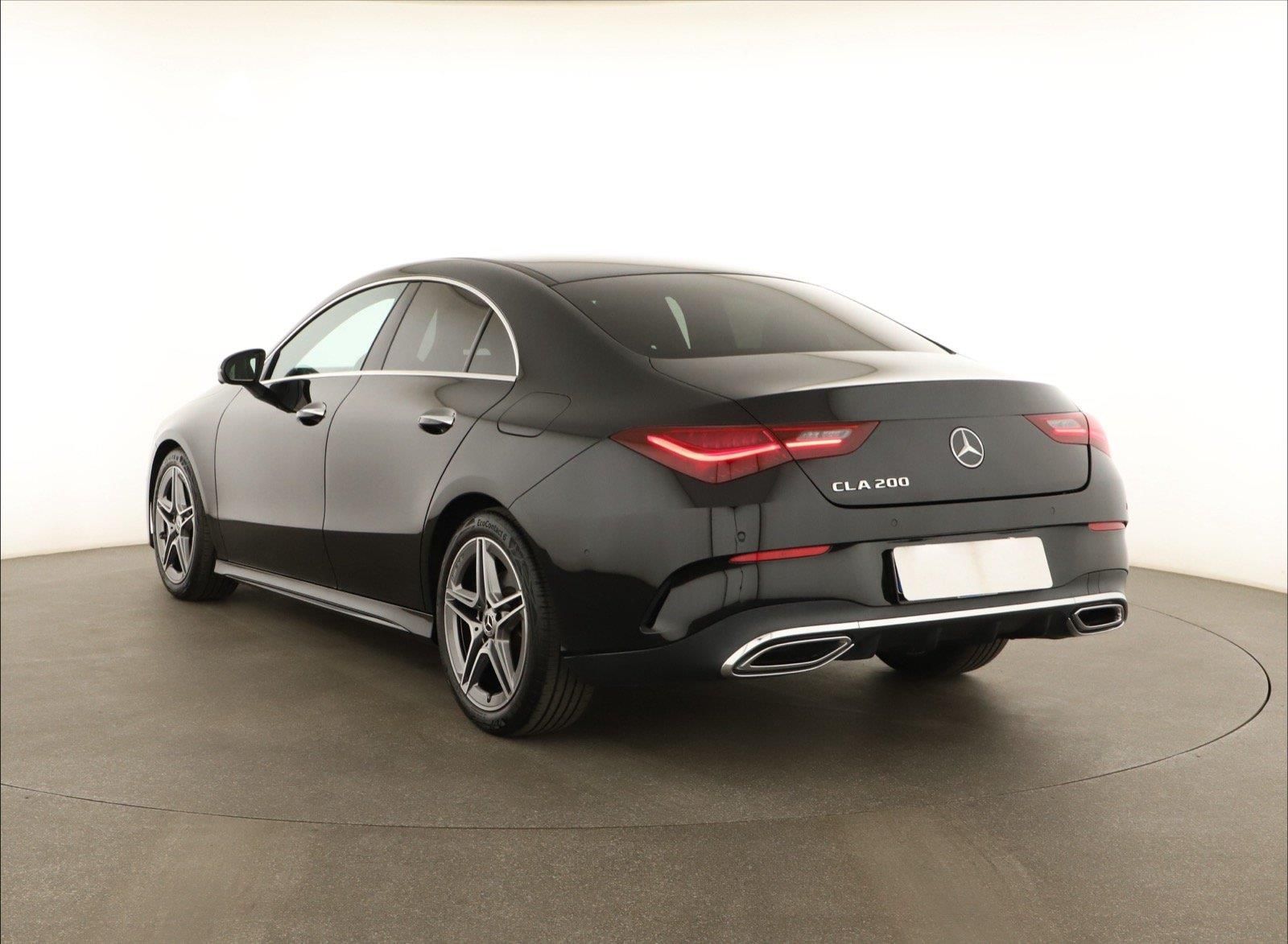 Mercedes-Benz CLA, 200, AMG Paket - fotka 4