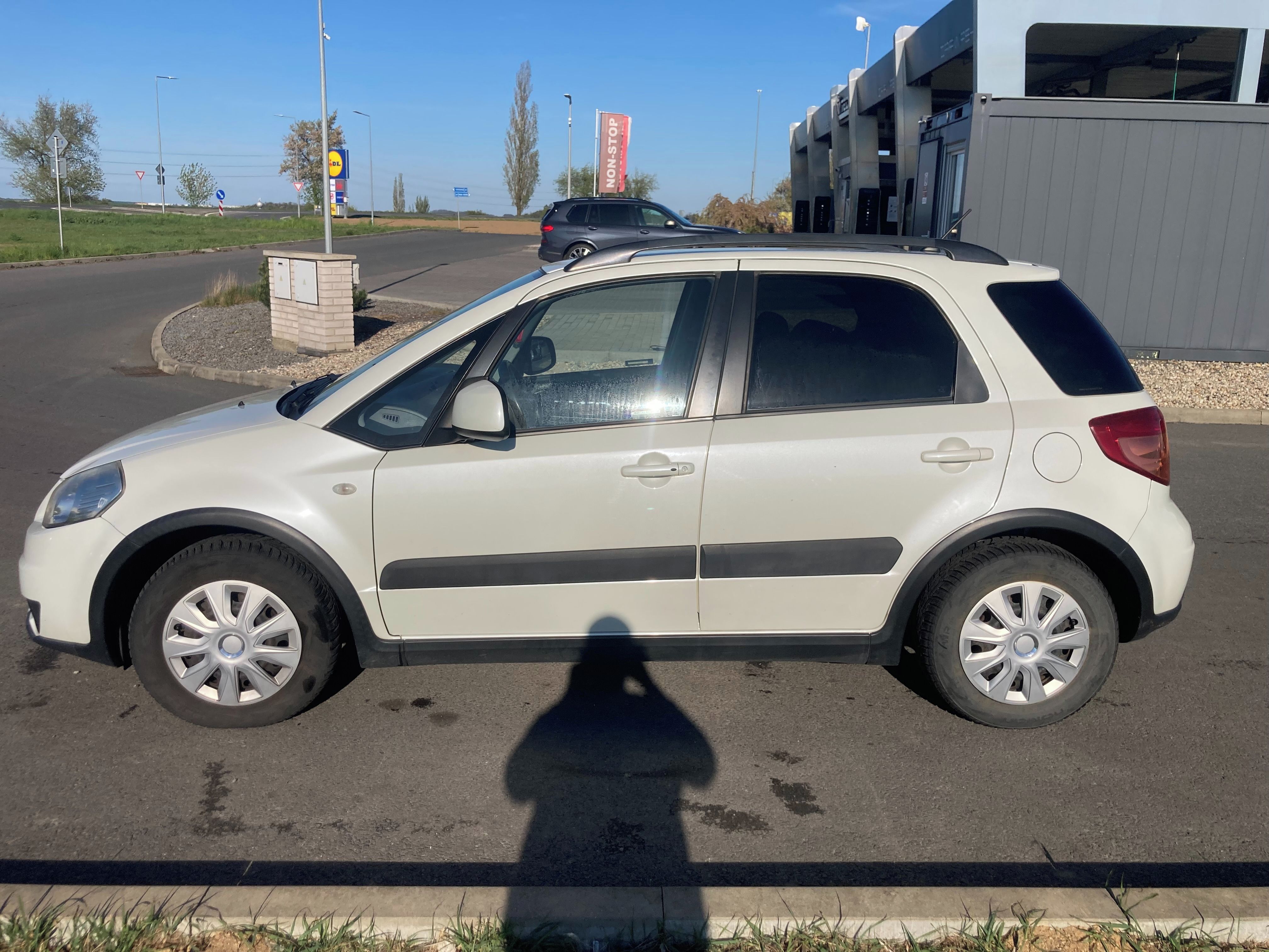 Suzuki SX4, 1.6 benzín, 79 kW - fotka 3