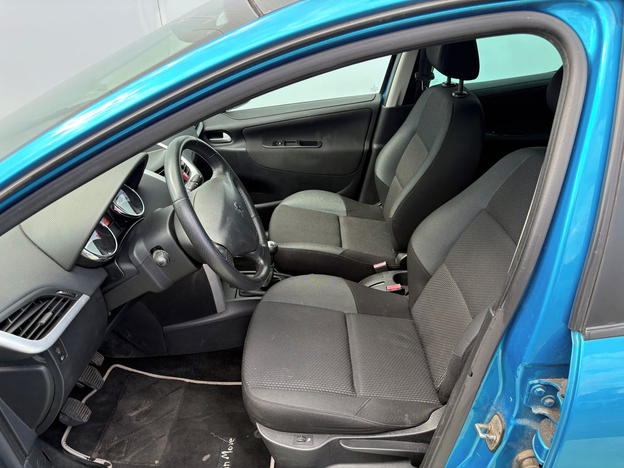 Peugeot 207, 1.4VTi, 70kW, Klima, Výhřevy - fotka 6