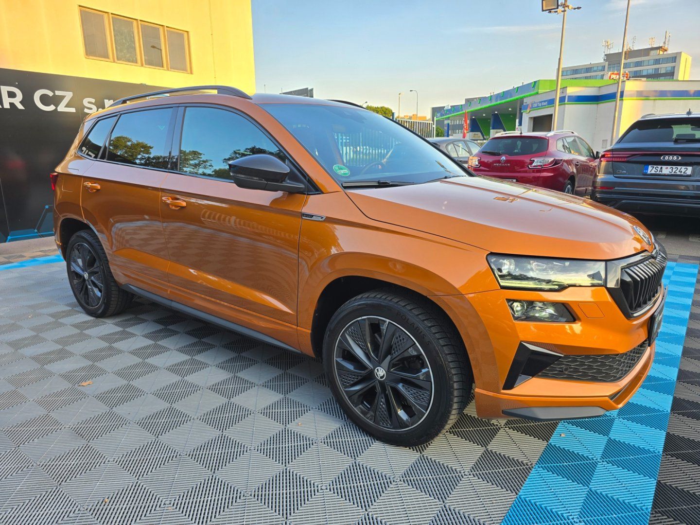 Škoda Karoq, 1.5TSI/2022/SPORTLINE/1.MAJ/ČR - fotka 4