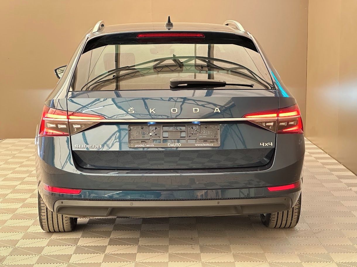Škoda Superb, Combi Premium 4x4 2.0 TDI 147K - fotka 6
