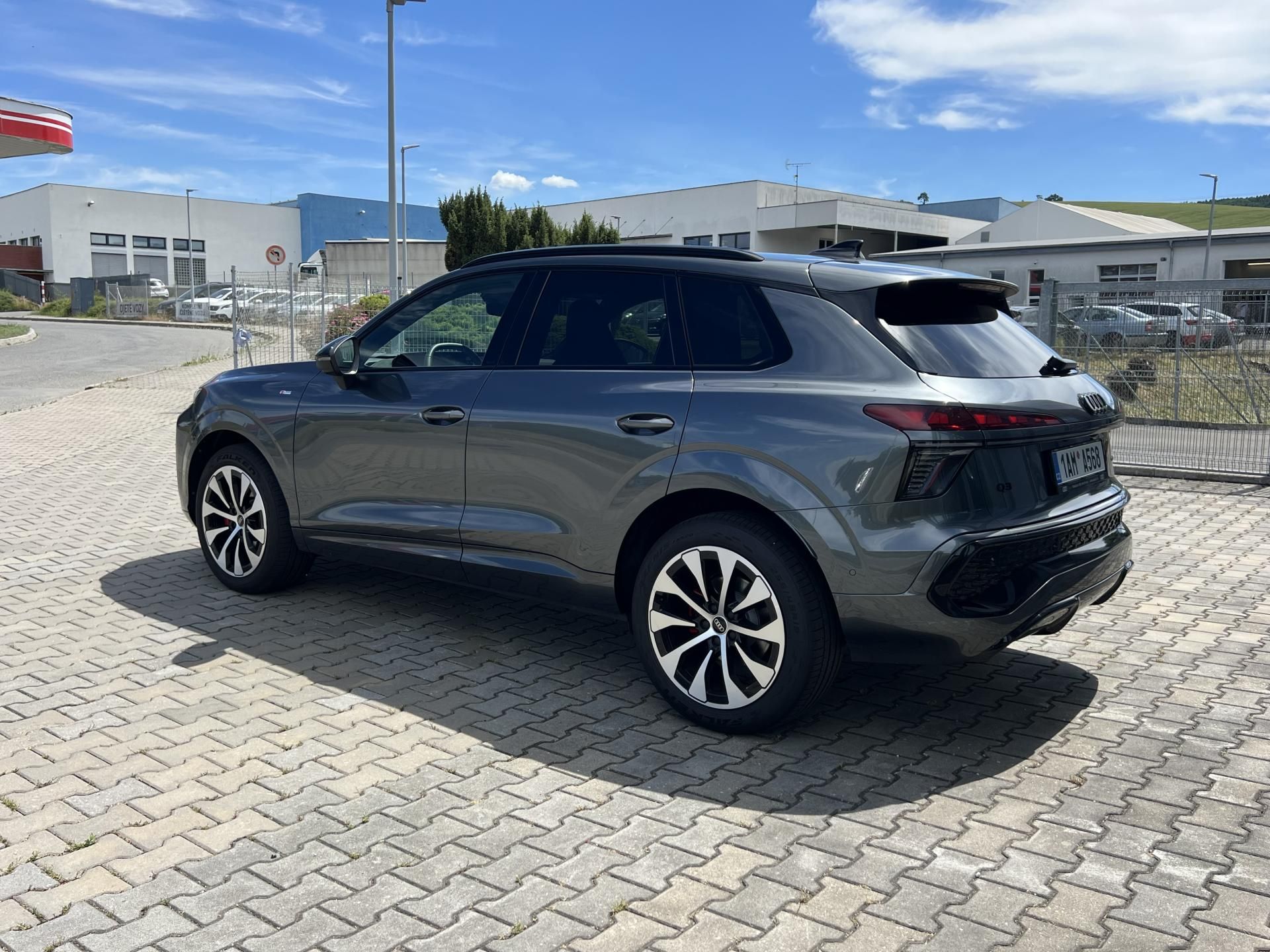 Audi Q3, Audi Q3 TFSI quattro 150 kW - fotka 4