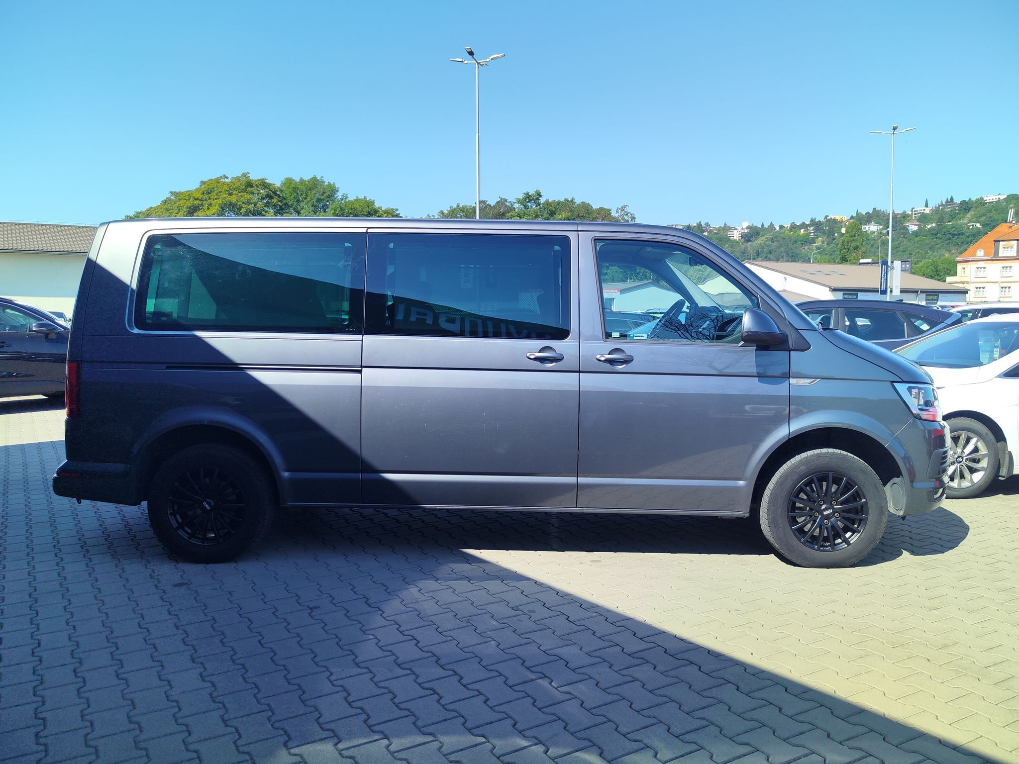 Volkswagen Caravelle, 2.0 TDi/110kW Long ,DSG 8.míst - fotka 4