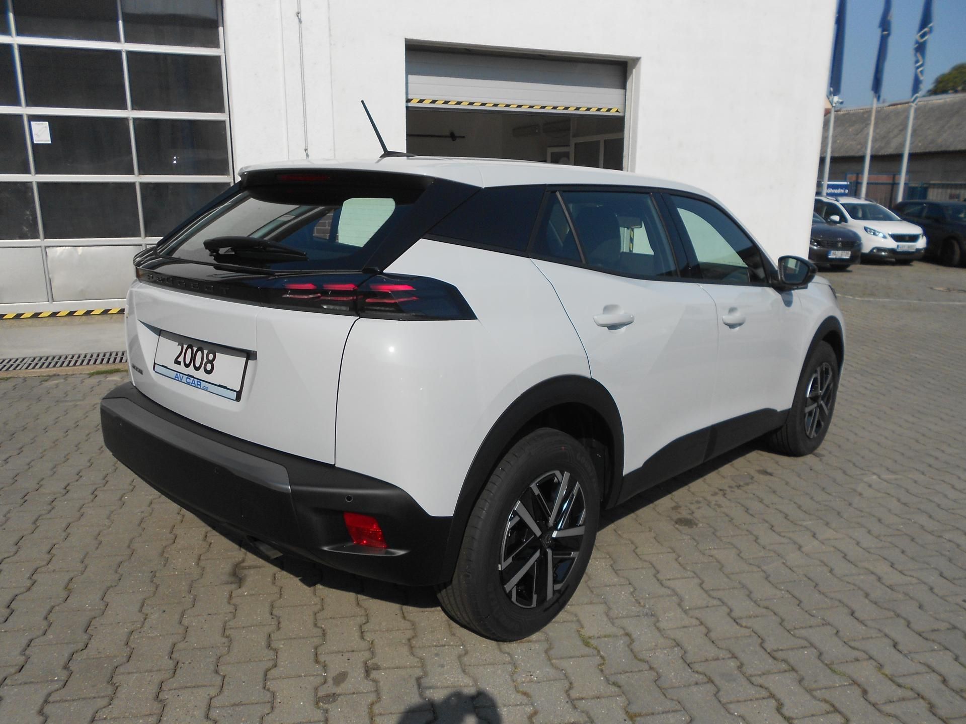 Peugeot 2008, BUSINESS Hybrid 145 e-DCS6 - fotka 4