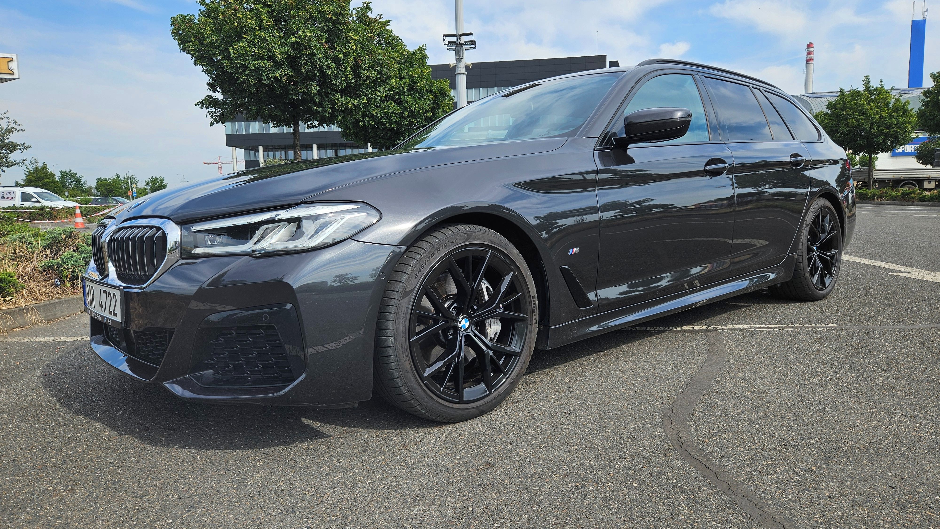 BMW Řada 5 - fotka 4