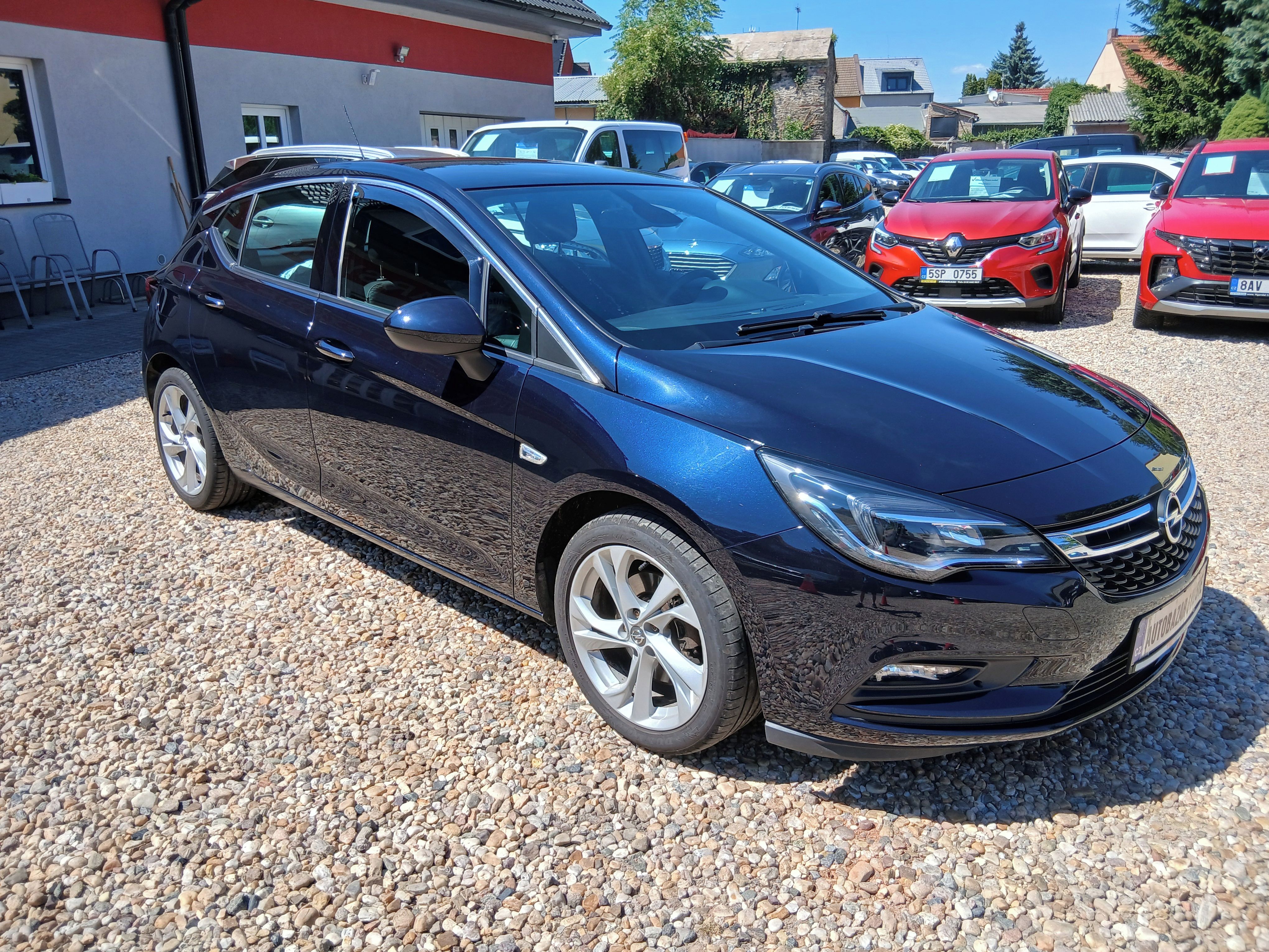 Opel Astra, 1.6CDTi 100KW S.Kniha +Zim.kol - fotka 3