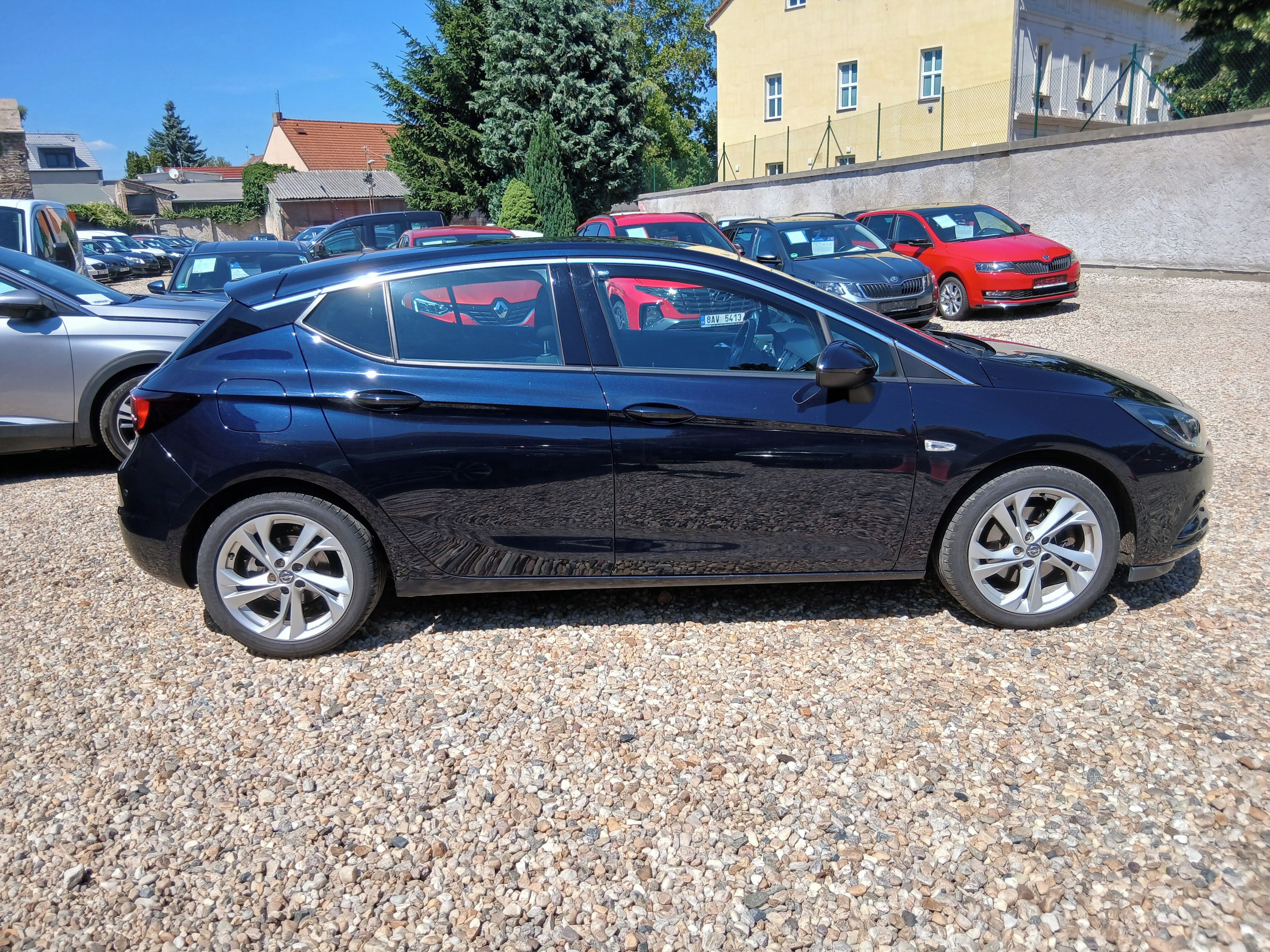 Opel Astra, 1.6CDTi 100KW S.Kniha +Zim.kol - fotka 4