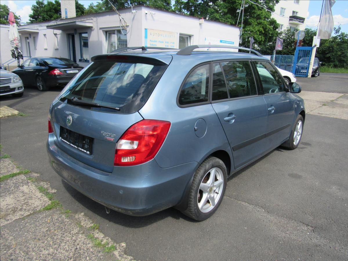 Škoda Fabia, 1,9 TDi 77kW Combi Sport - fotka 6