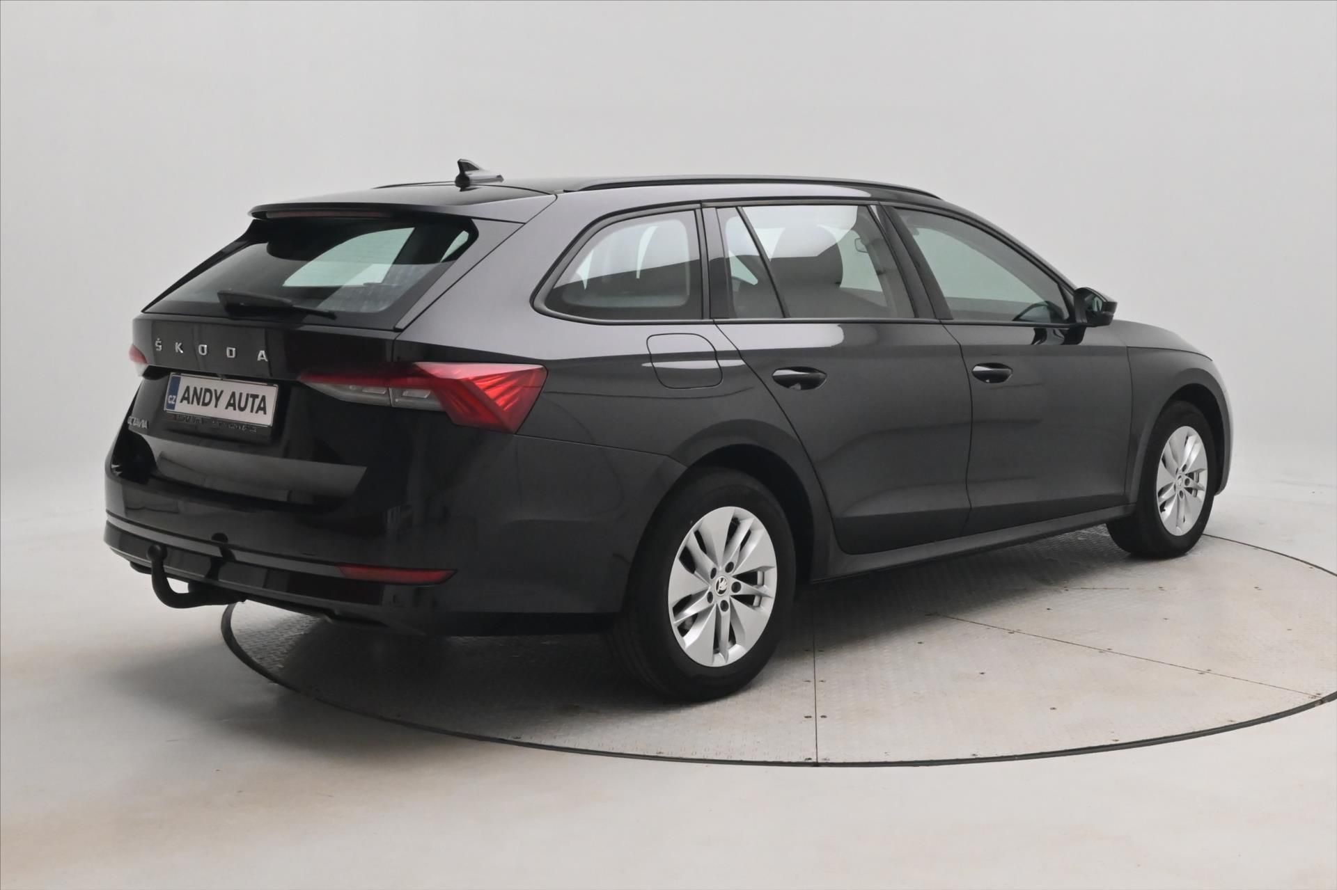 Škoda Octavia, 2,0 TDI 110kW DSG Ambition VŮZ - fotka 5