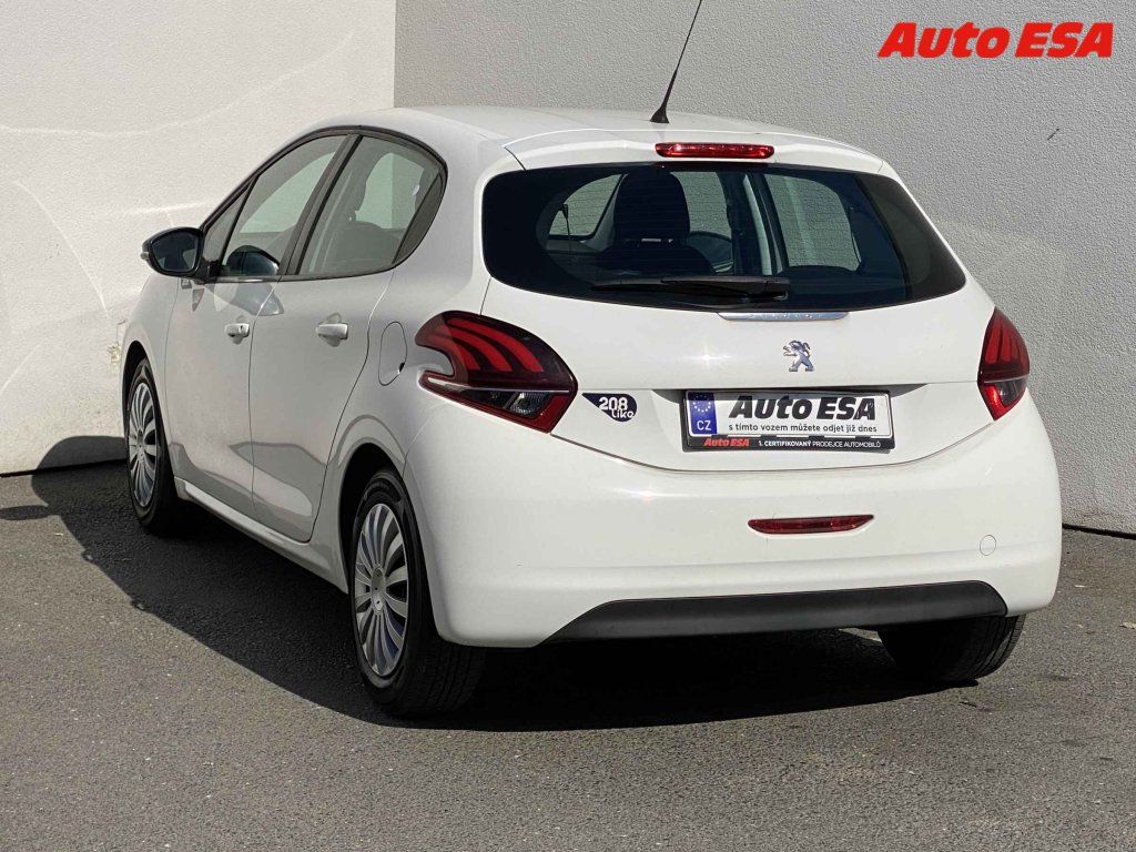 Peugeot 208, 1.2 - fotka 6