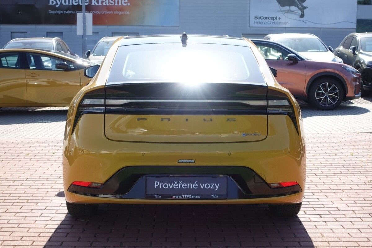 Toyota Prius, 2.0 PHEV Executive sada komple - fotka 5