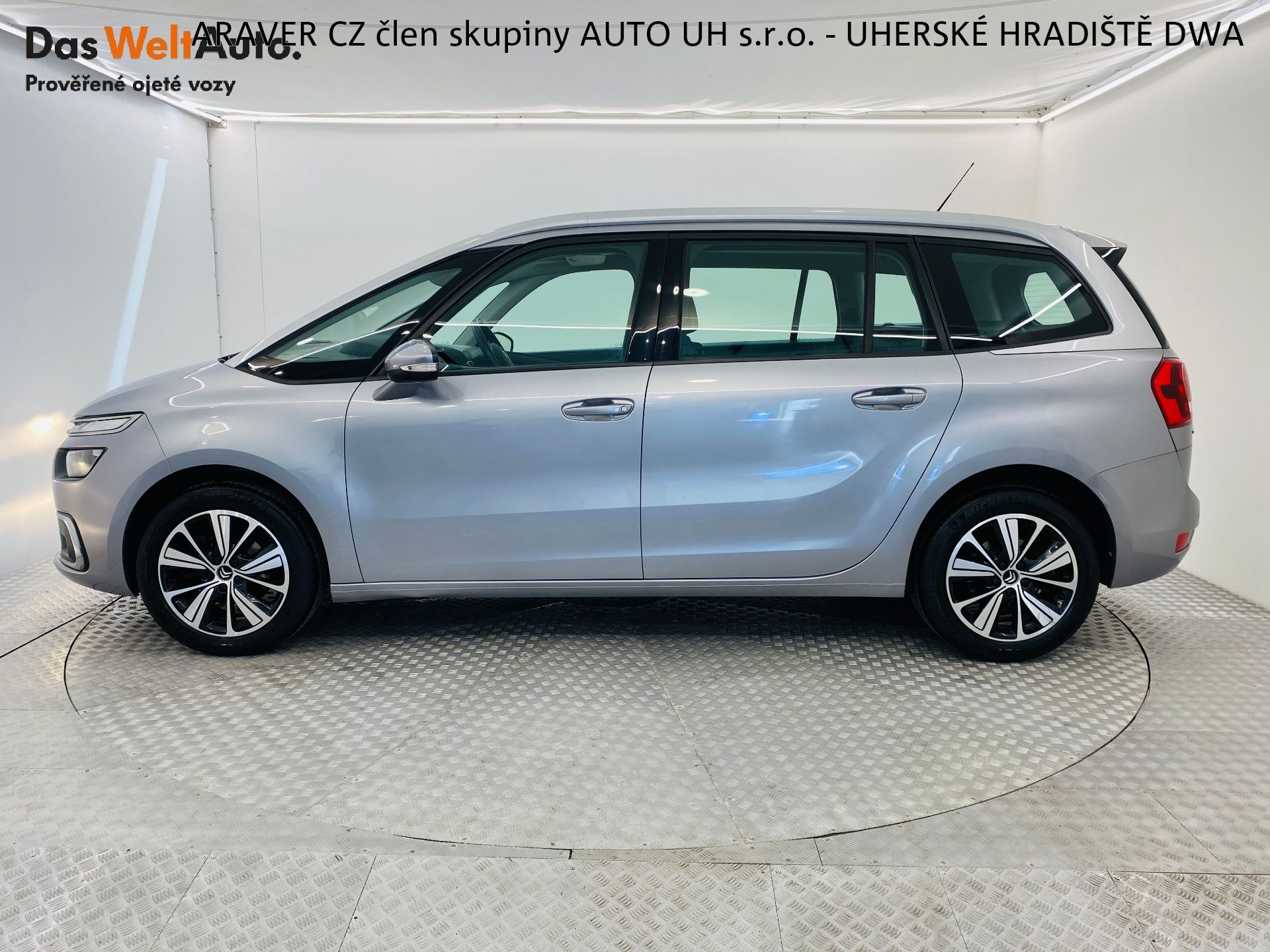 Citroën Grand C4 Picasso, 1.6 HDi 88kW 1.Majitel - fotka 3